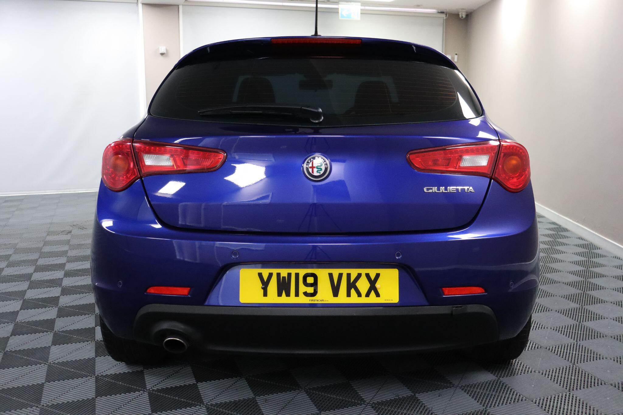 Alfa Romeo Giulietta view 7