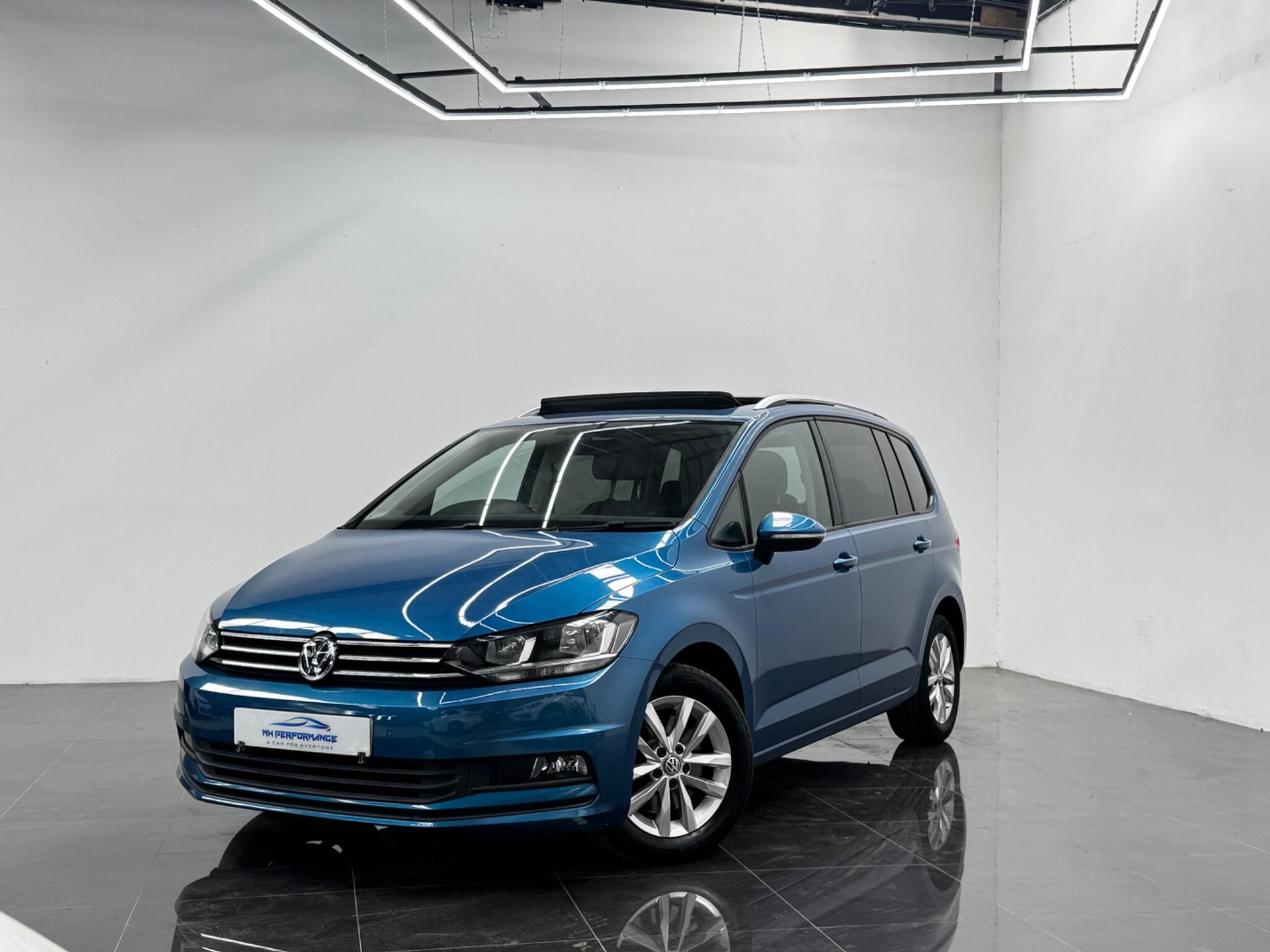 Volkswagen Touran view 13