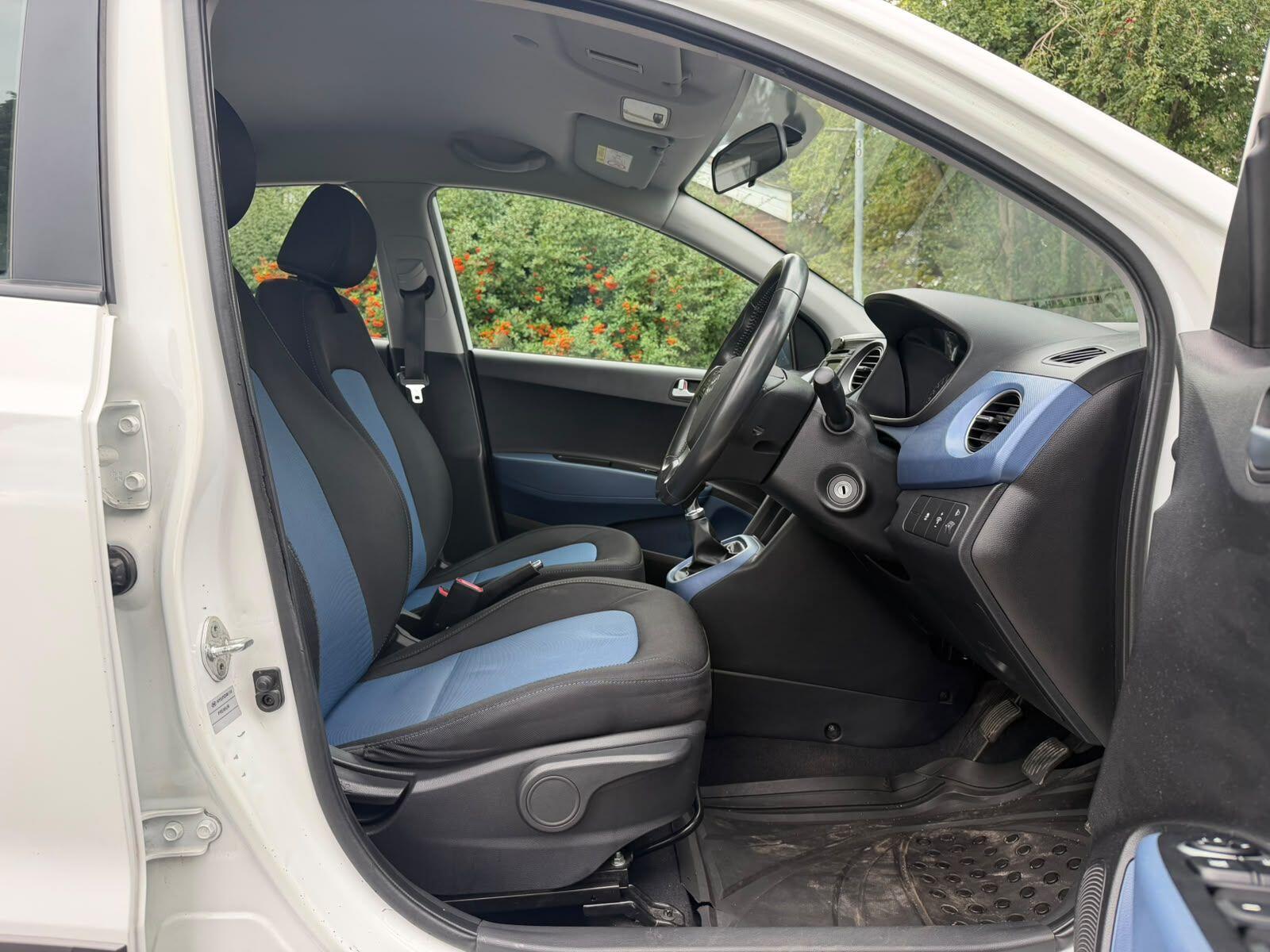Hyundai i10 view 16