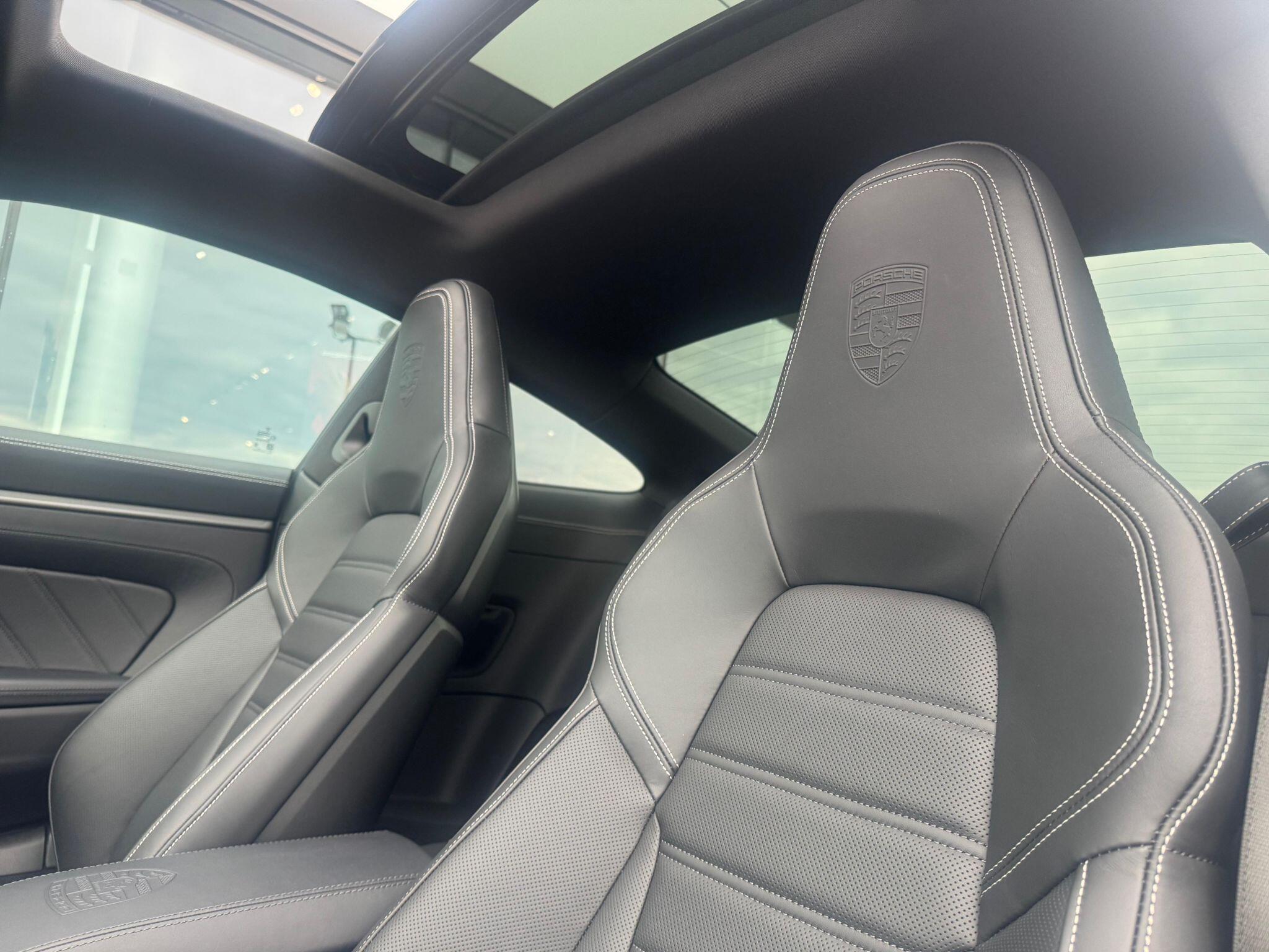 Porsche 911 view 29