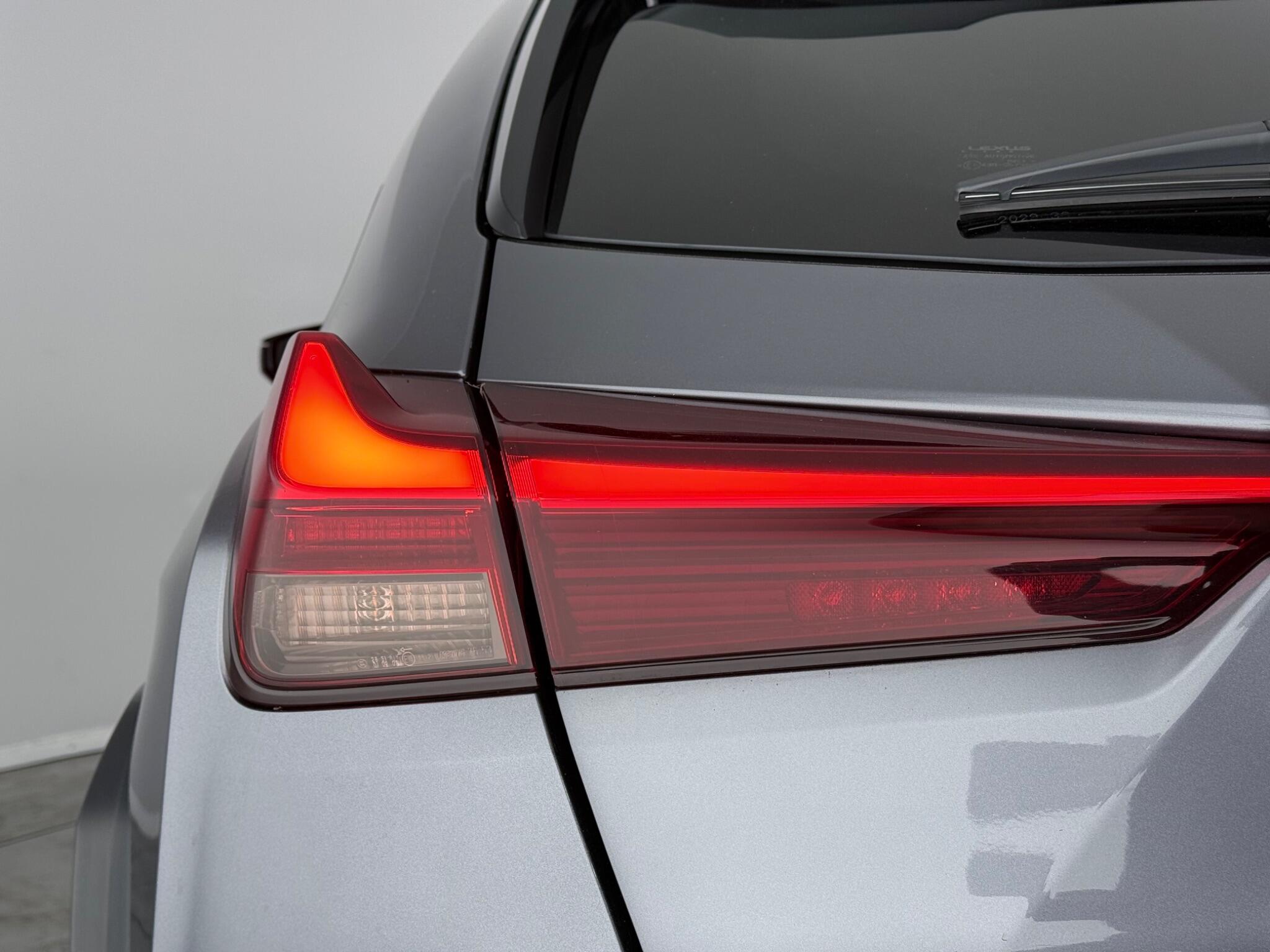 Lexus Ux view 6