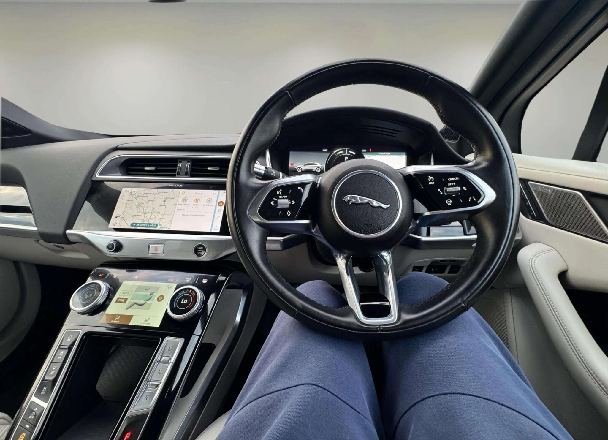 Jaguar I-Pace view 36