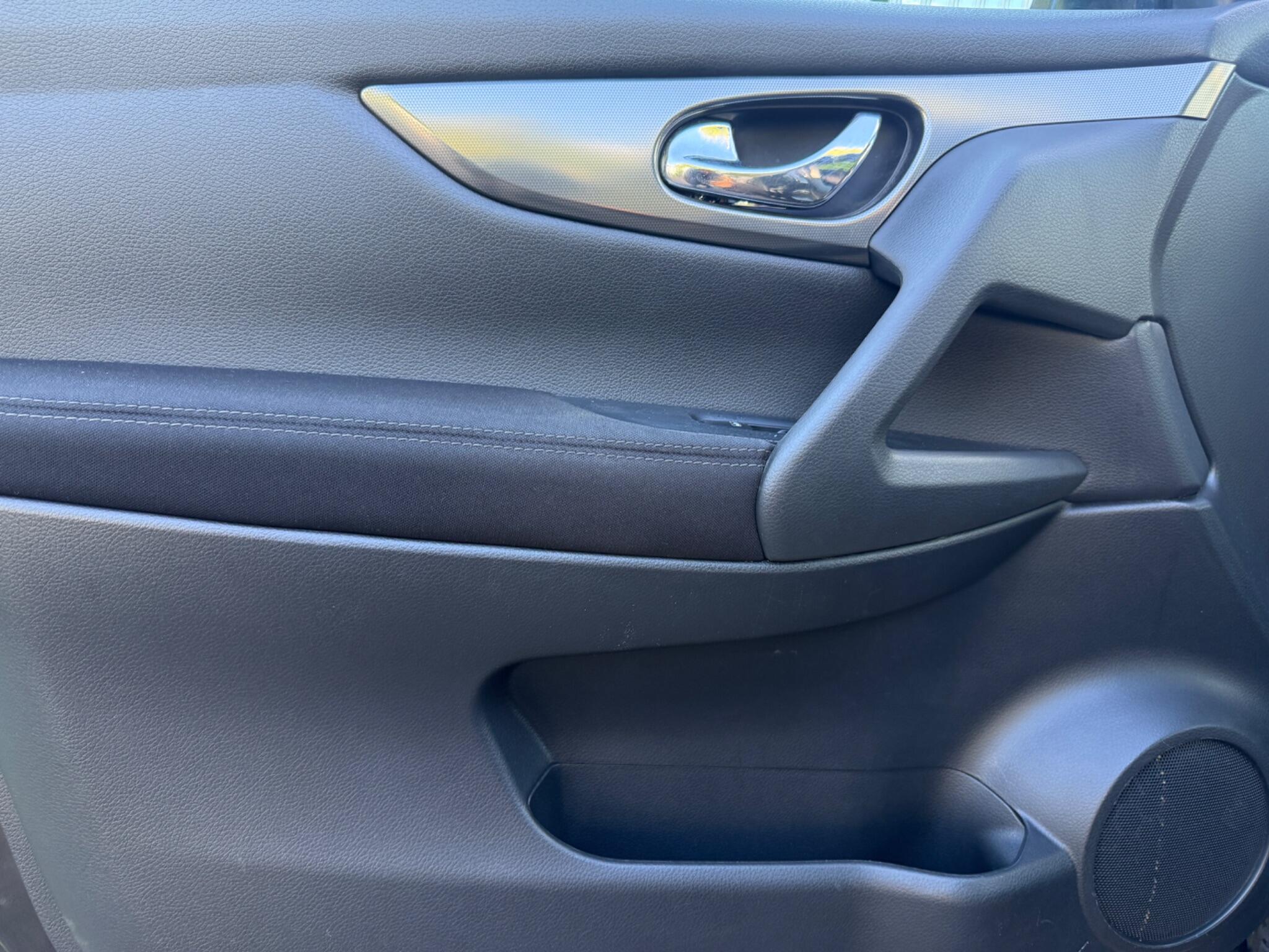 2017 Nissan Qashqai image 37