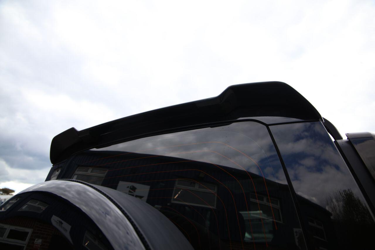 Land Rover Defender view 24