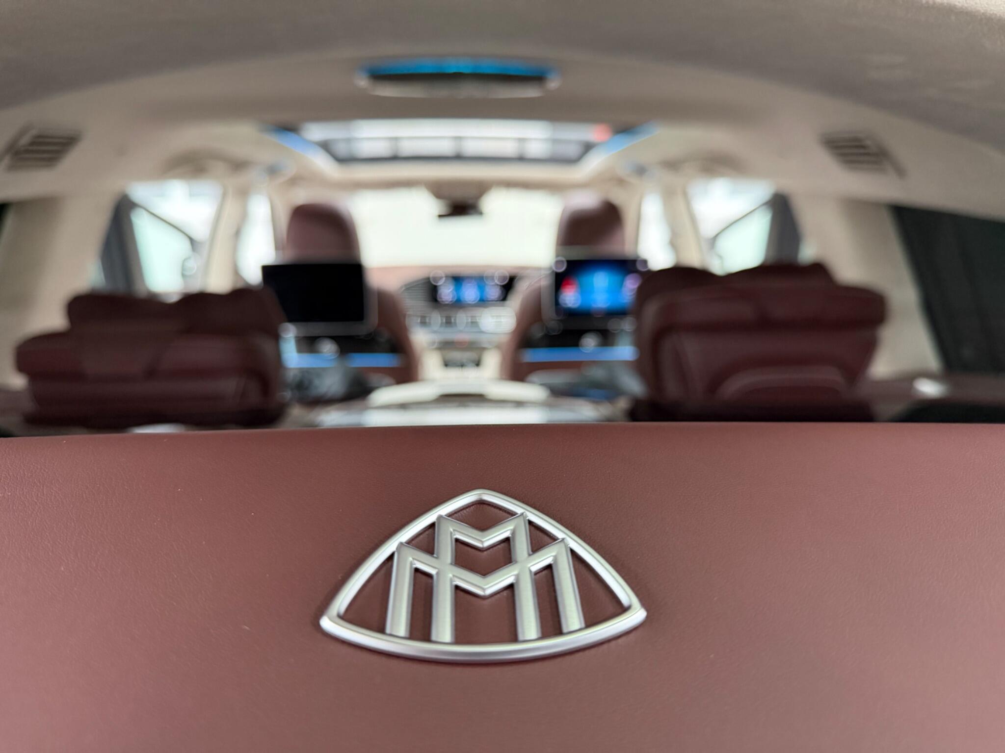 Mercedes-Benz GLS view 38