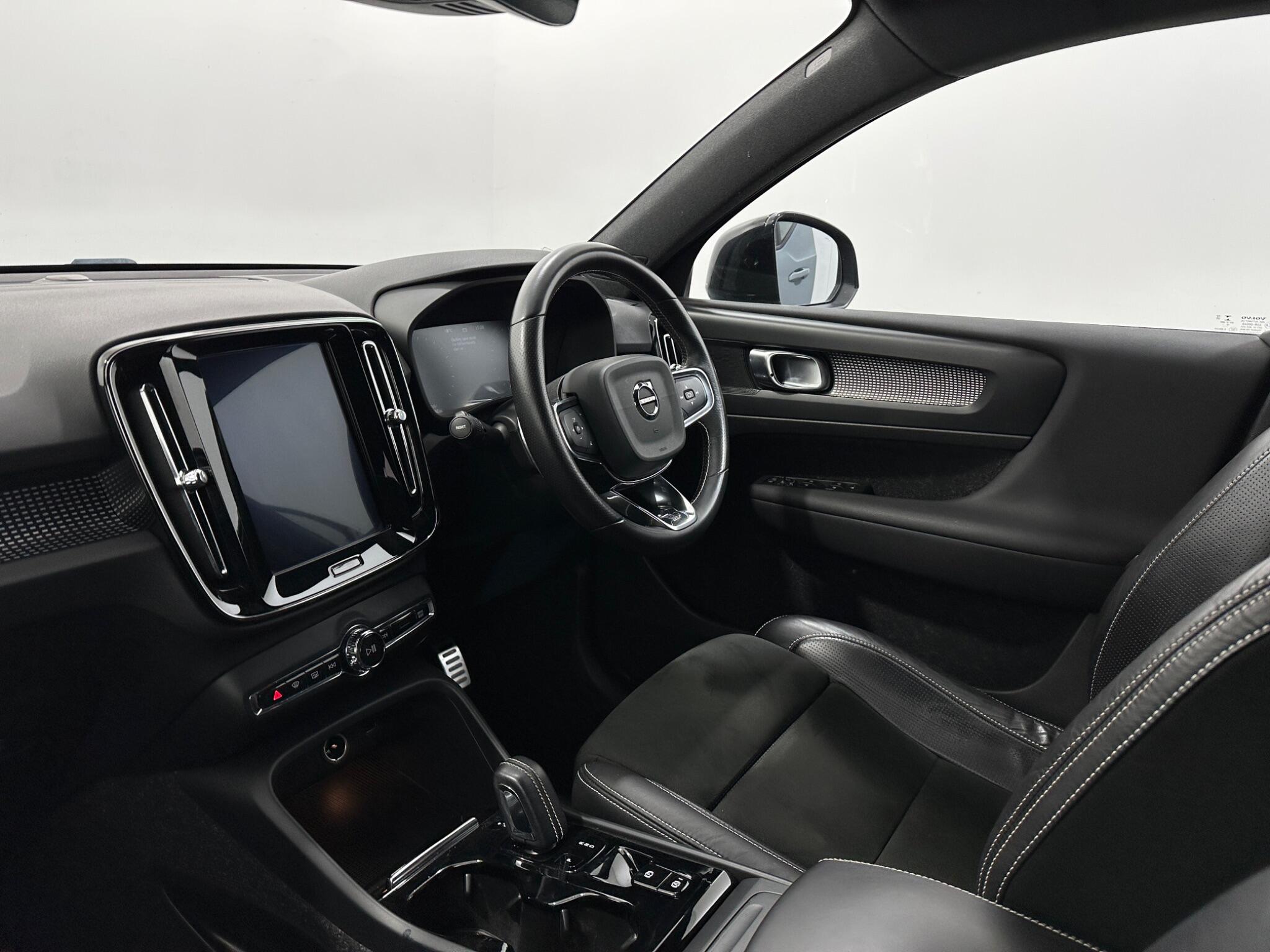 Volvo XC40 view 29