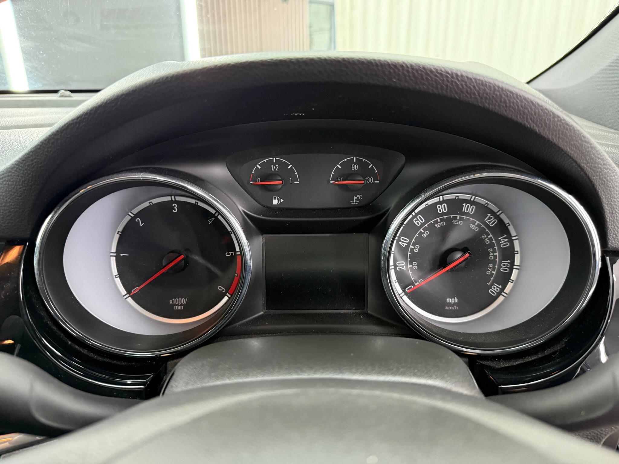 Vauxhall Astra view 44