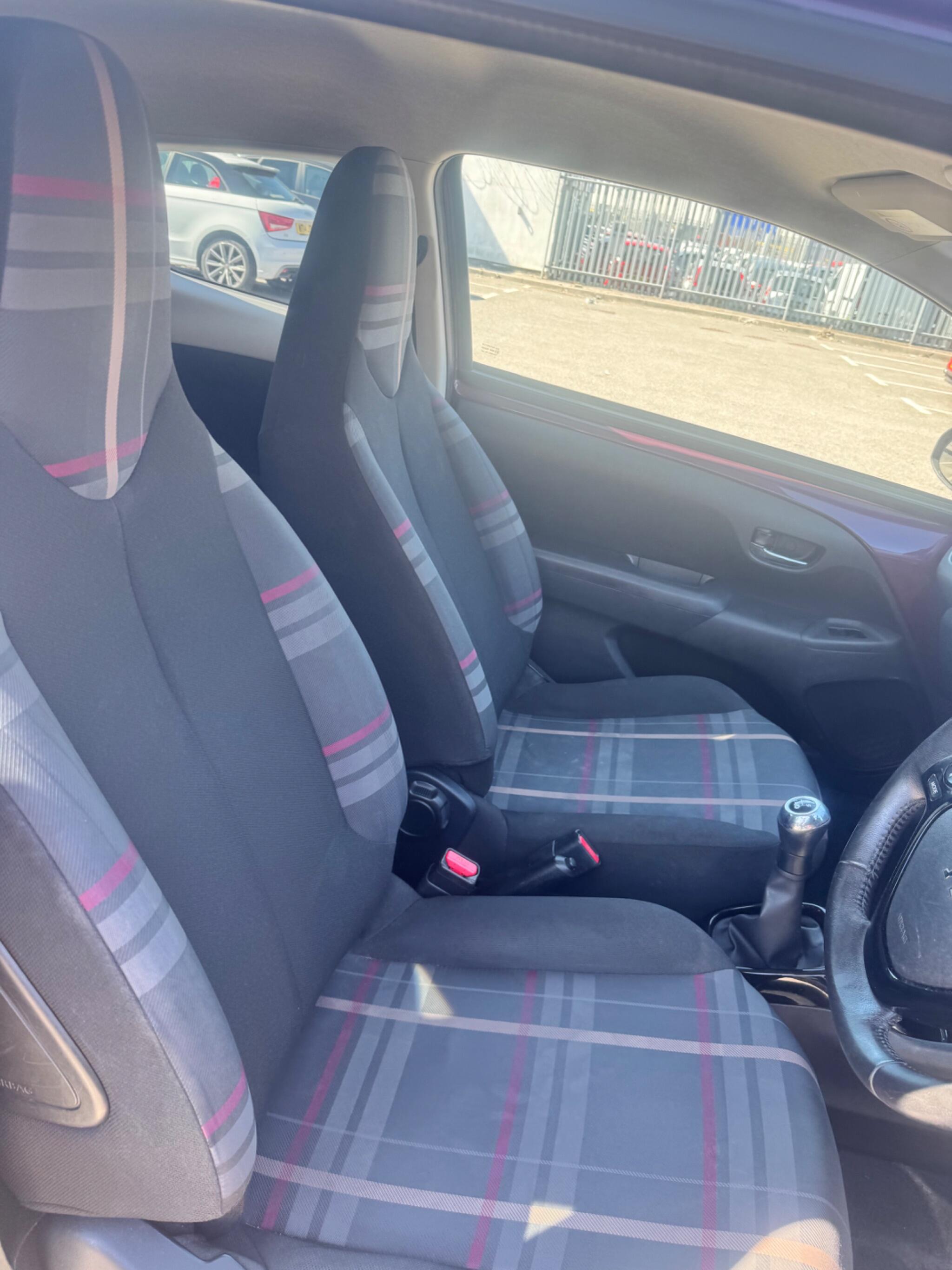 Peugeot 108 view 23