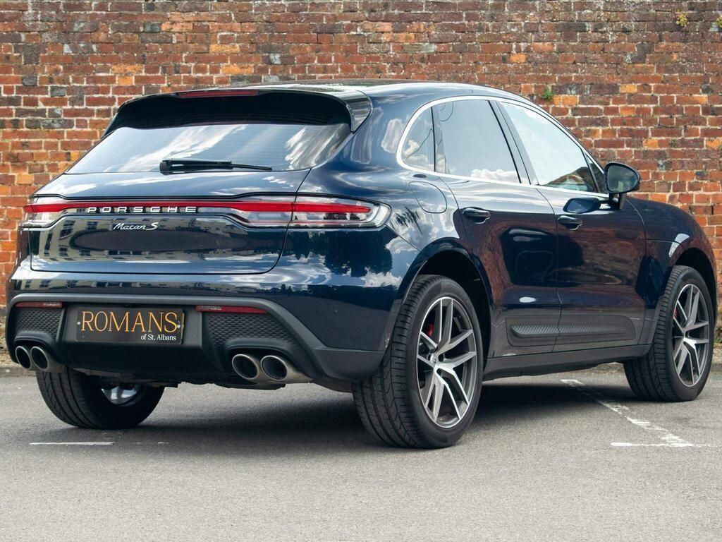 Porsche Macan view 4