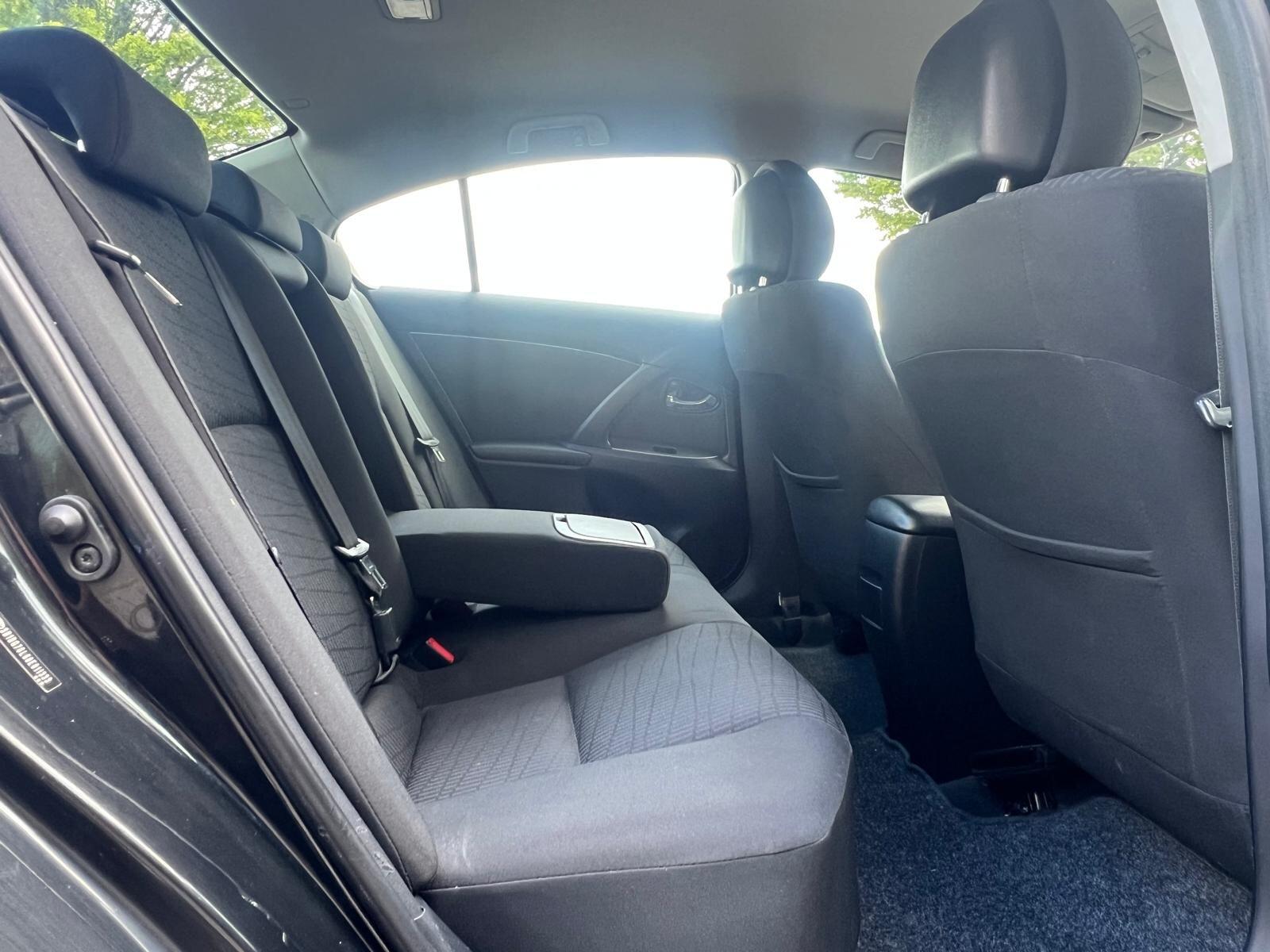 Toyota Avensis view 19