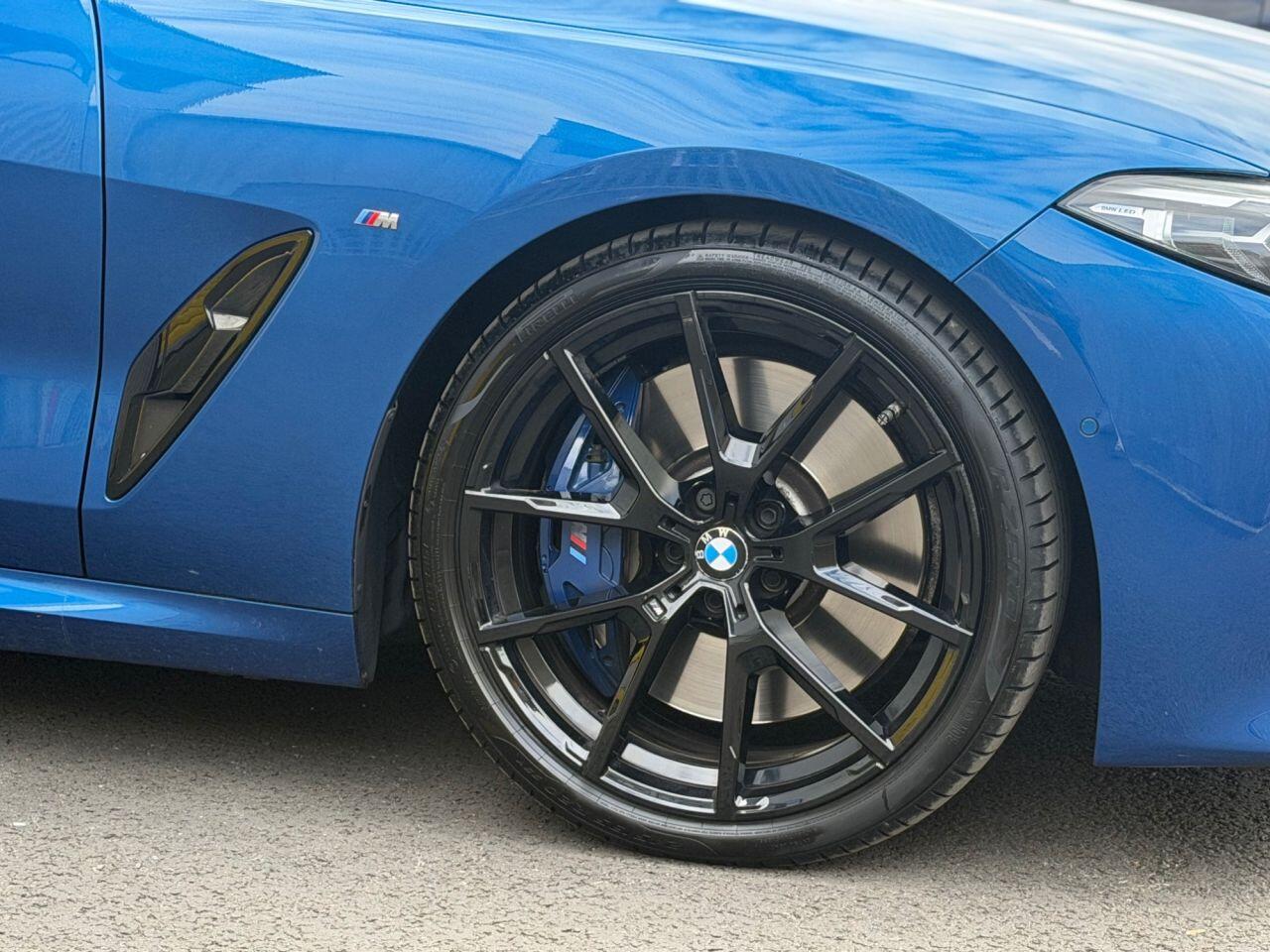 BMW 8 Series view 10