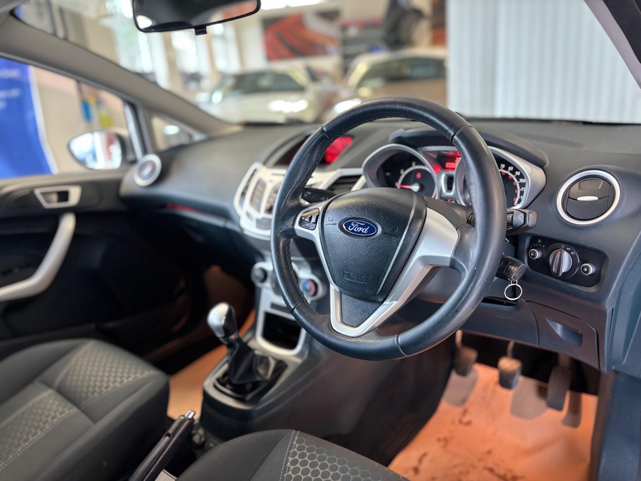 Ford Fiesta view 9