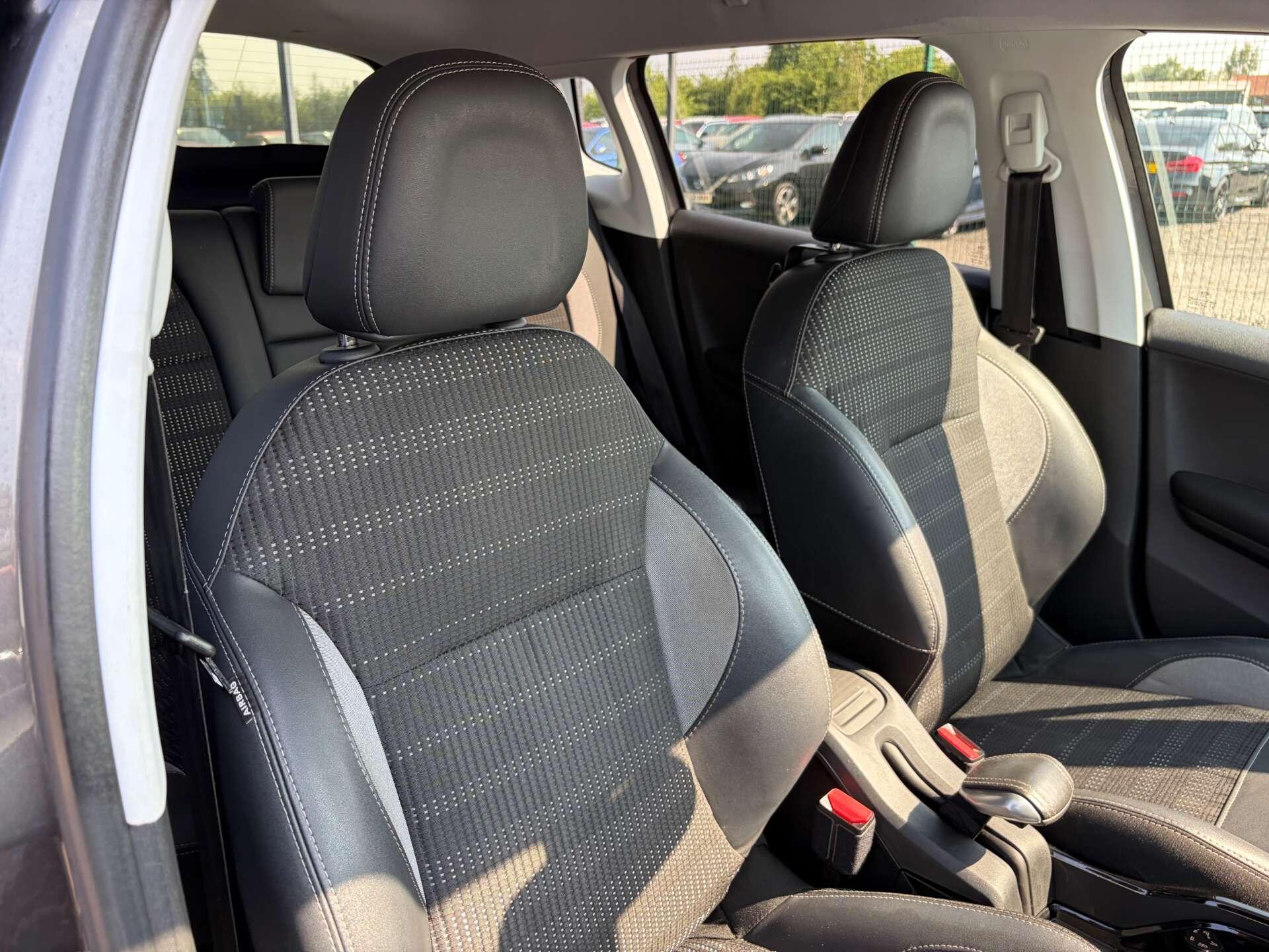 Peugeot 2008 view 36
