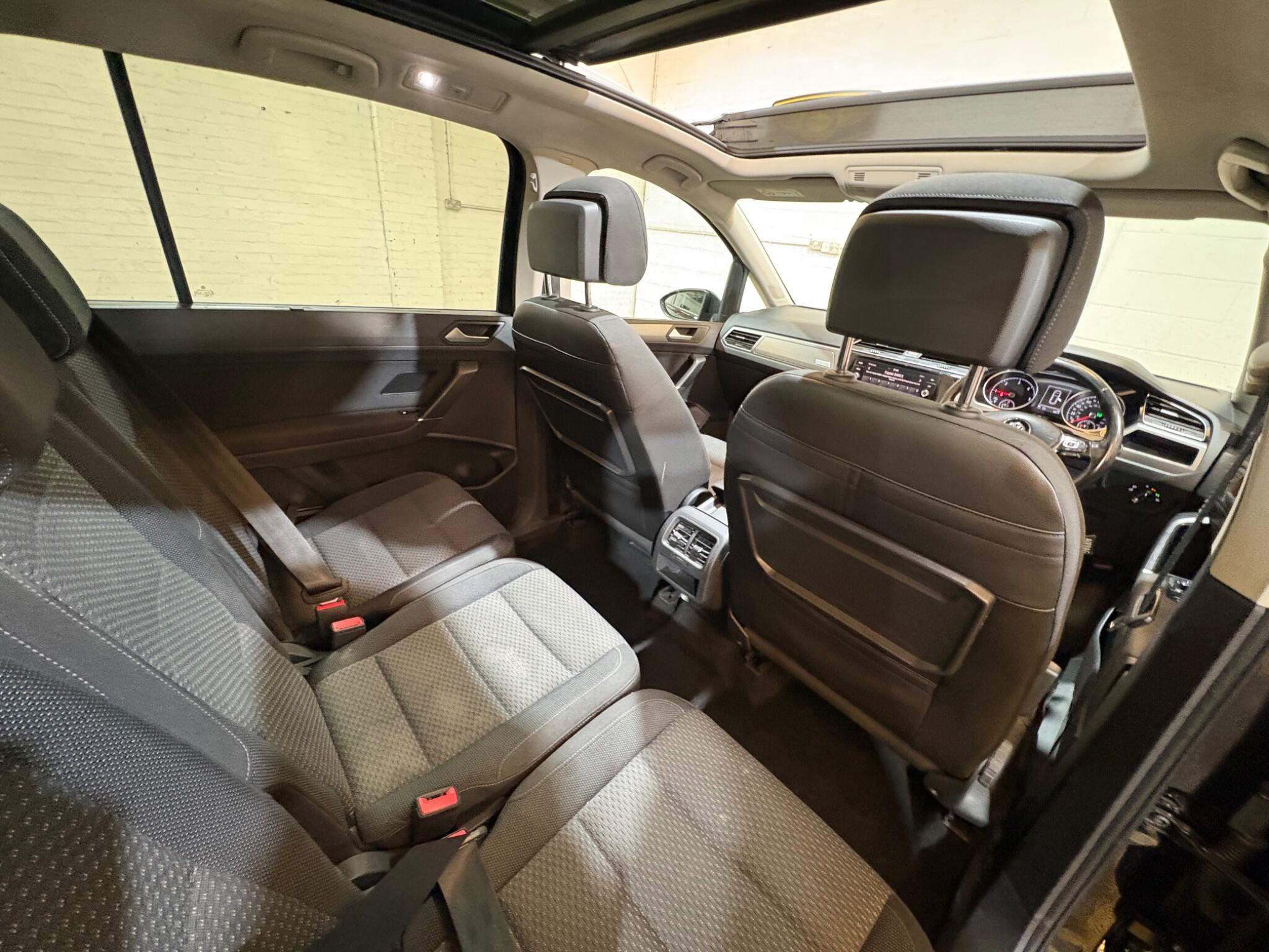 Volkswagen Touran view 45