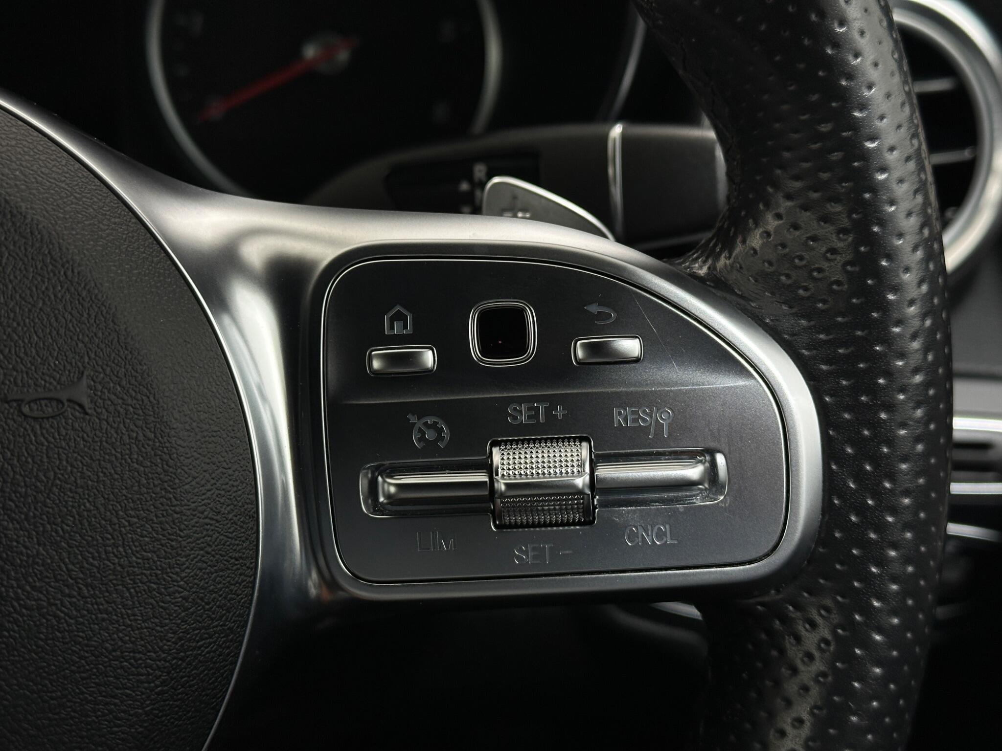Mercedes-Benz C-Class view 16