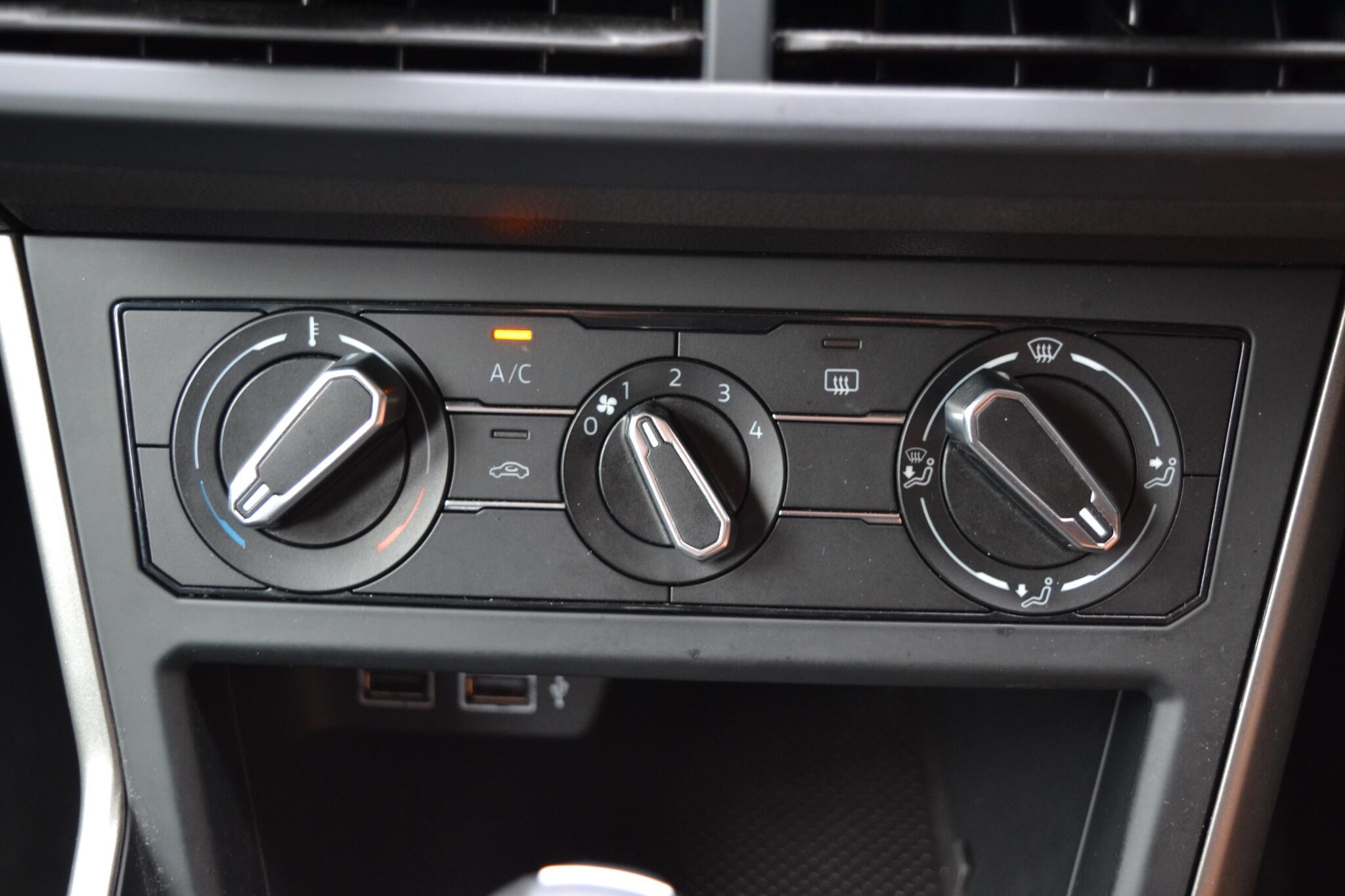 Volkswagen Polo view 30
