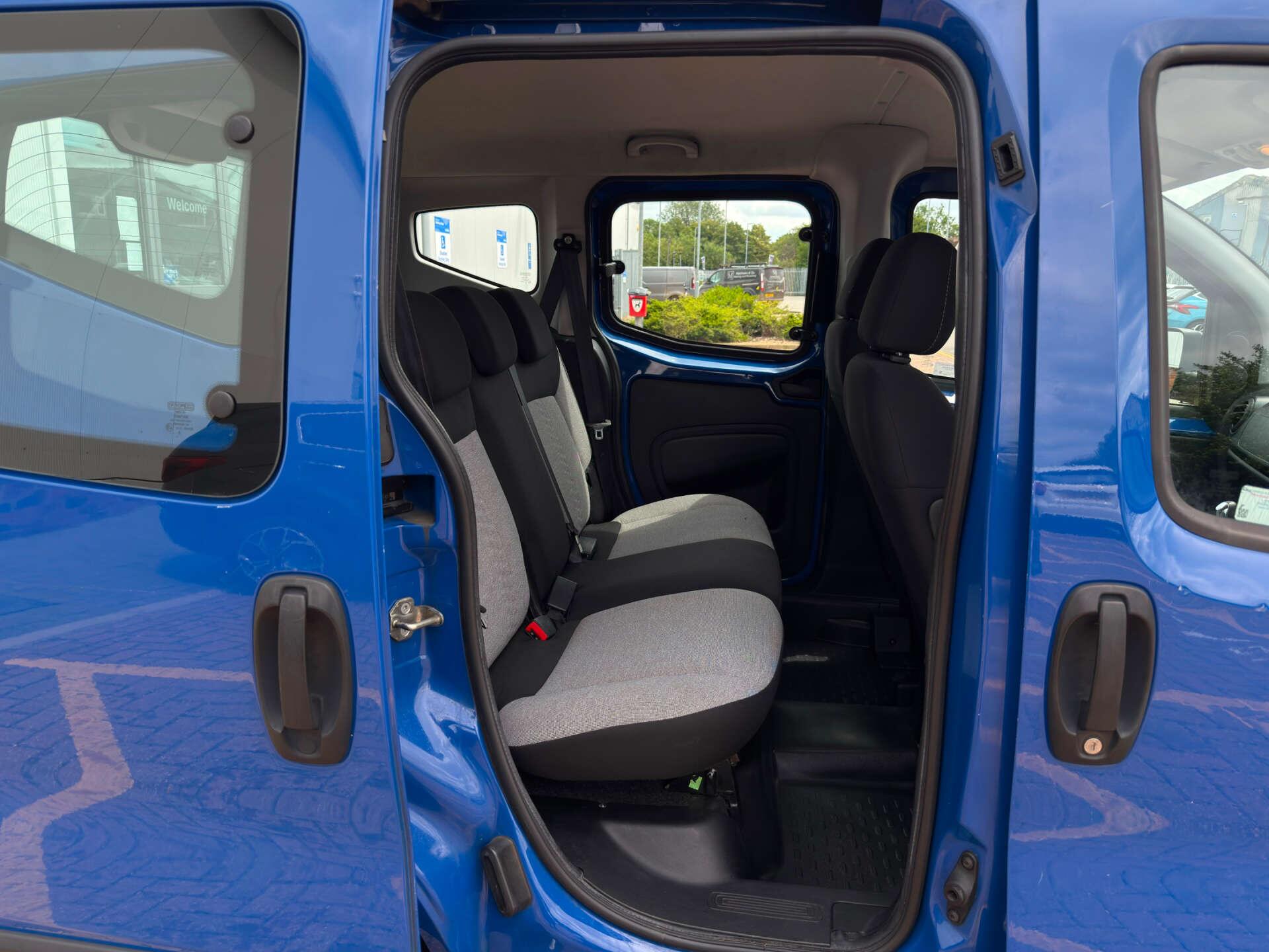 Fiat Qubo view 25