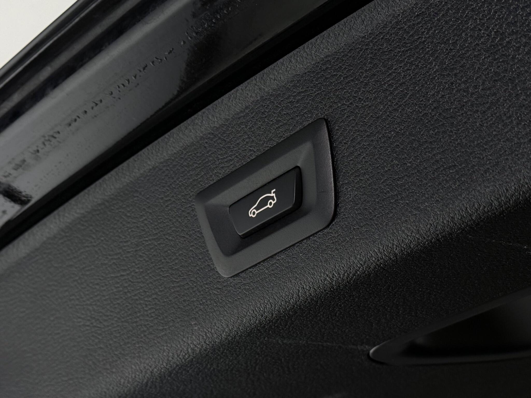 BMW X3 view 11