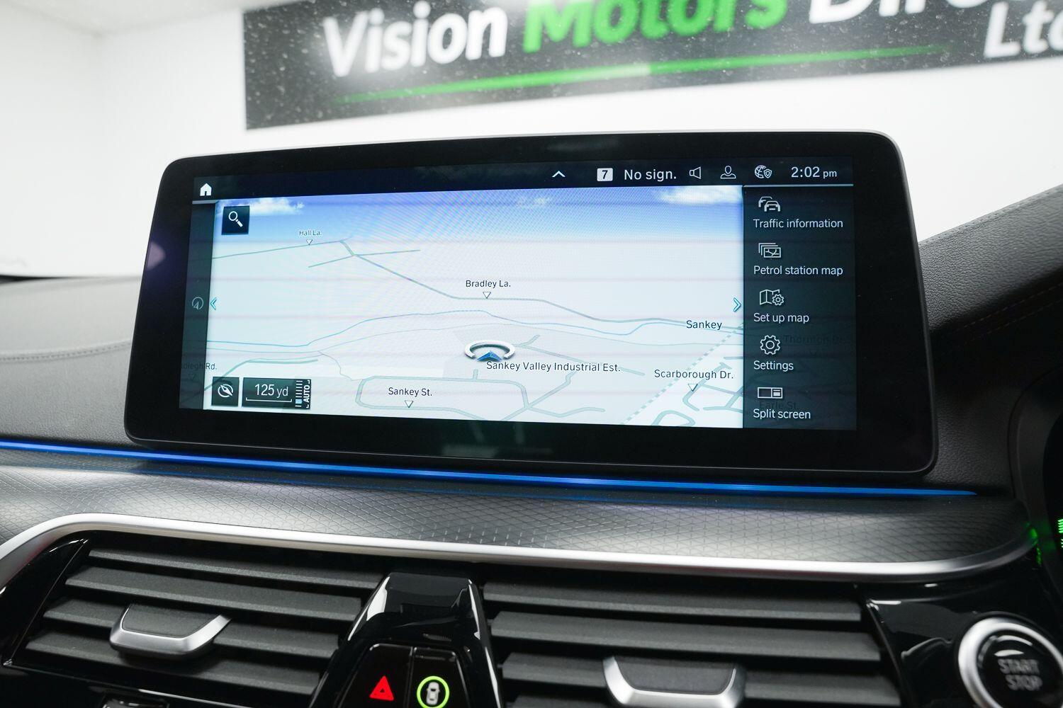 BMW 5 Series view 26