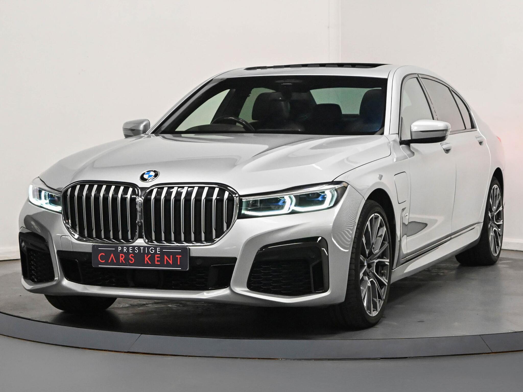 BMW 7 Series view 40