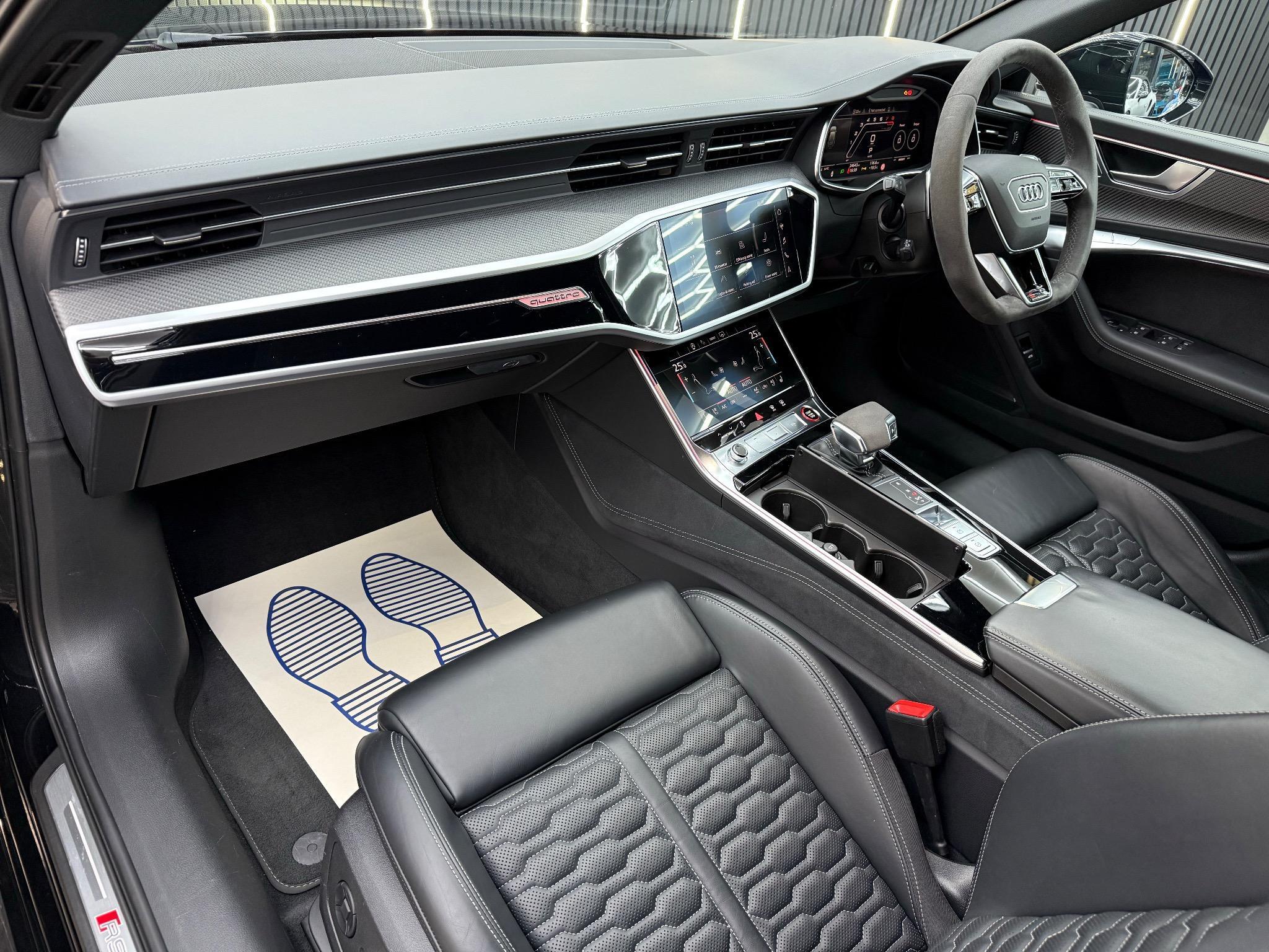 Audi RS6 Avant view 15