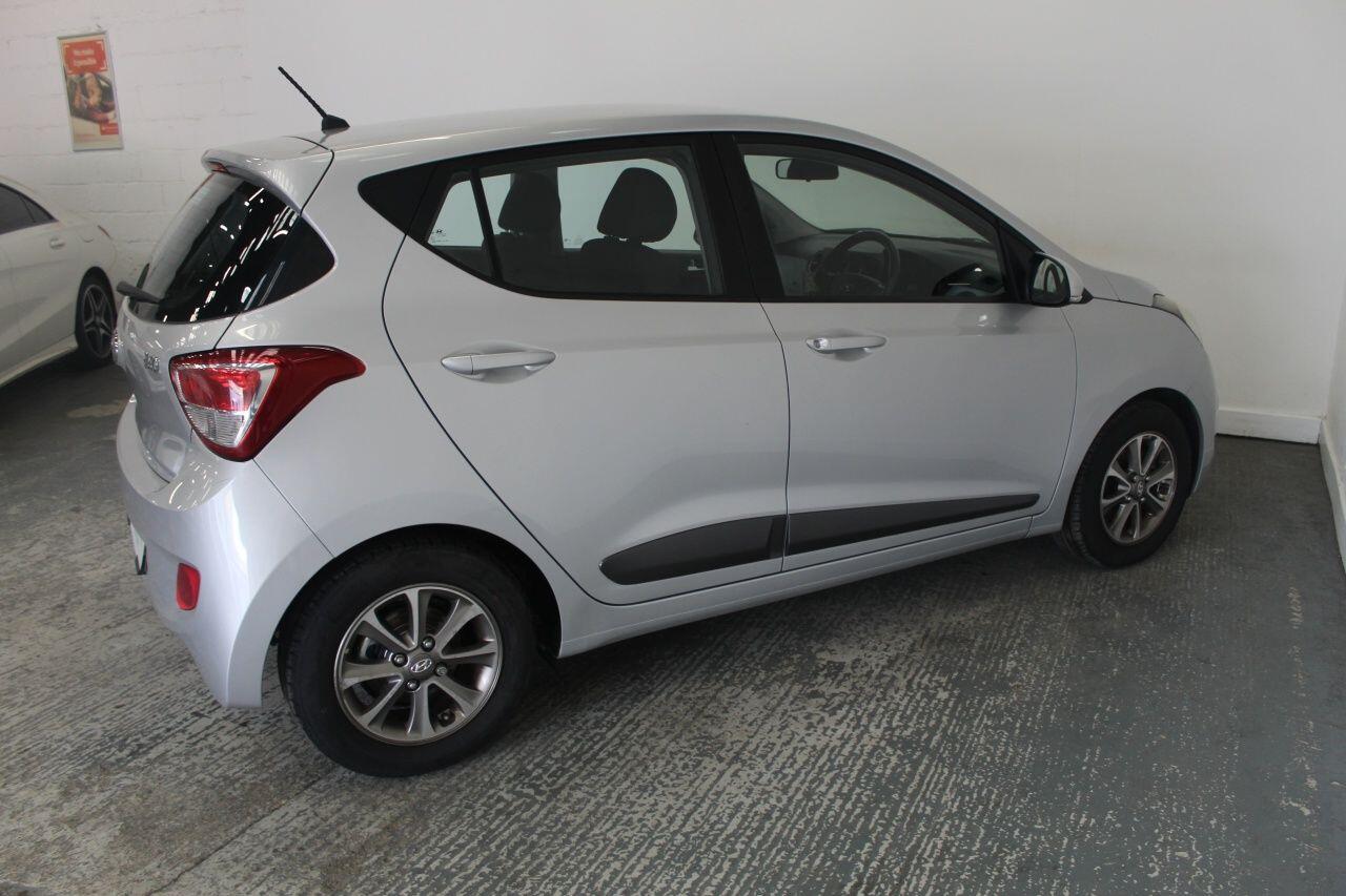 Hyundai i10 view 11