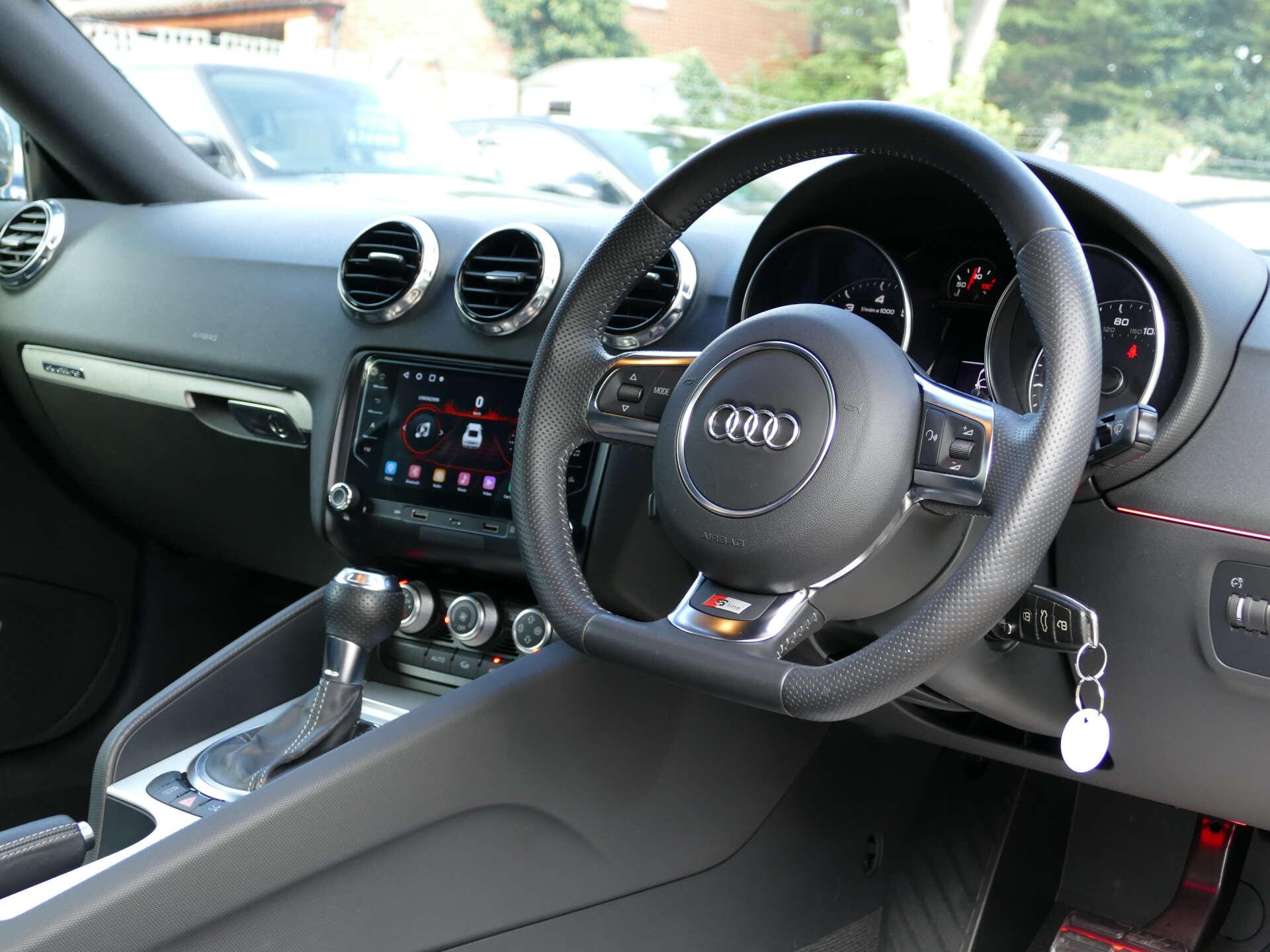 Audi TT view 22