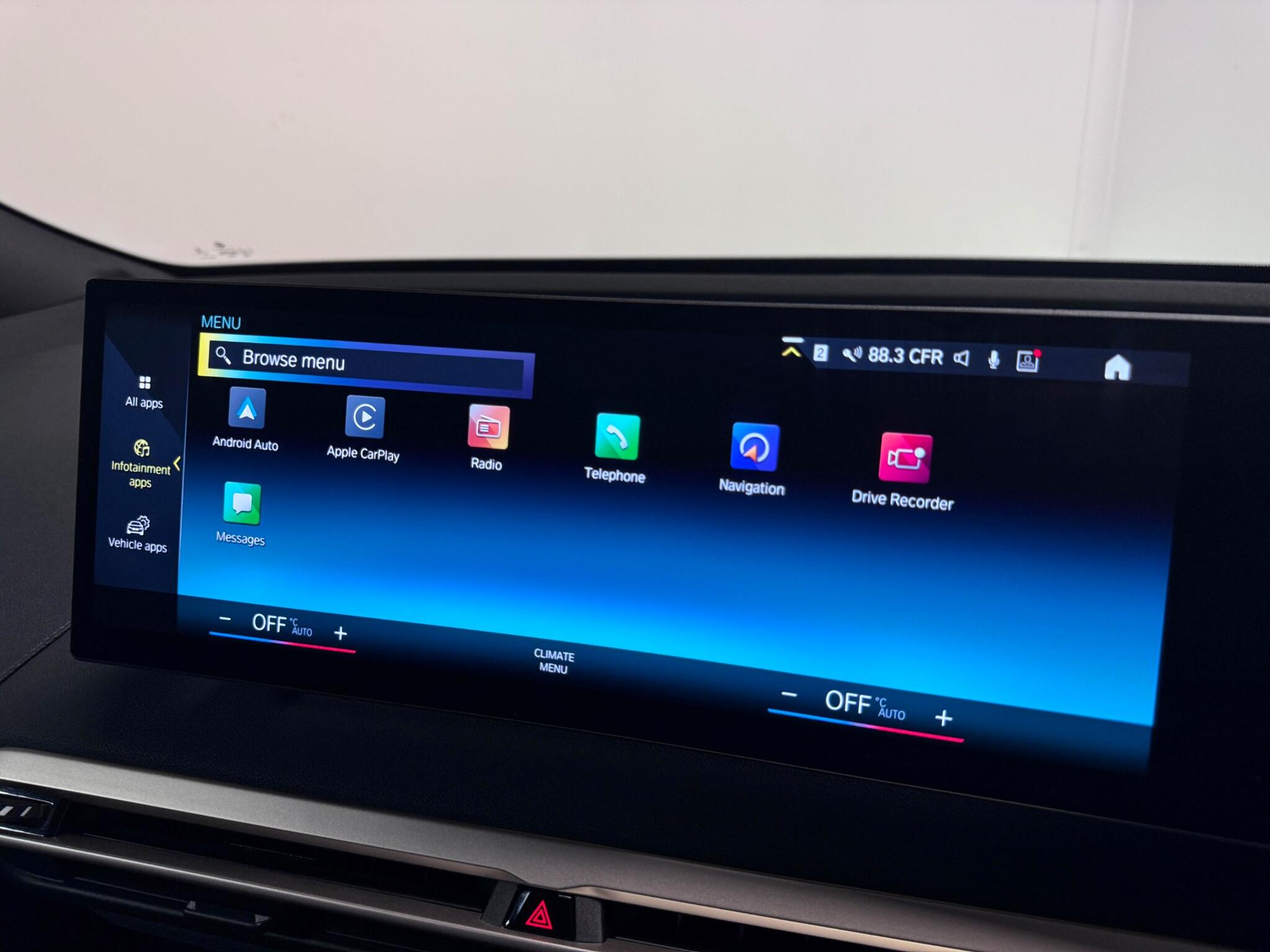 BMW Ix view 9