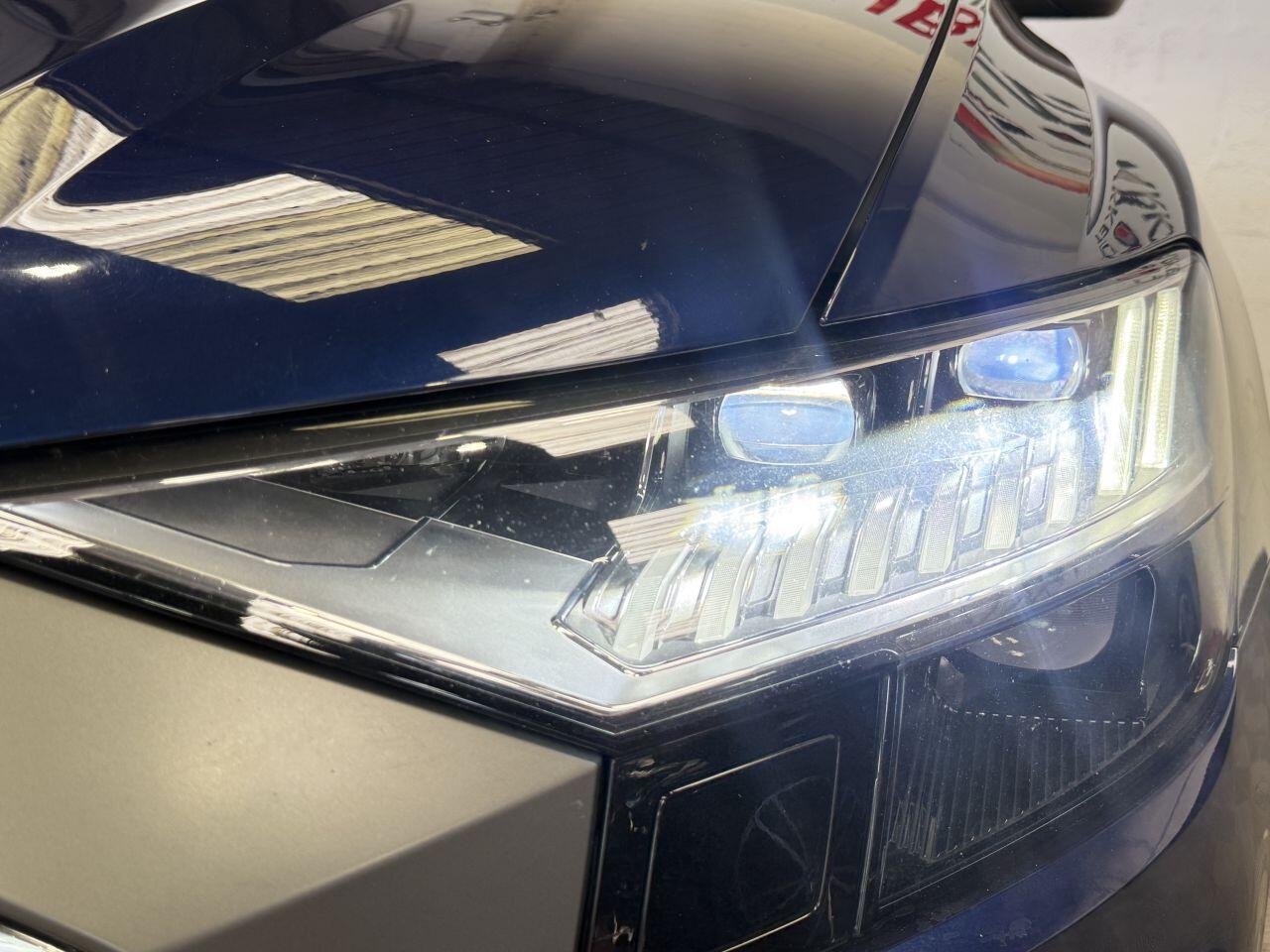Audi Q8 view 26