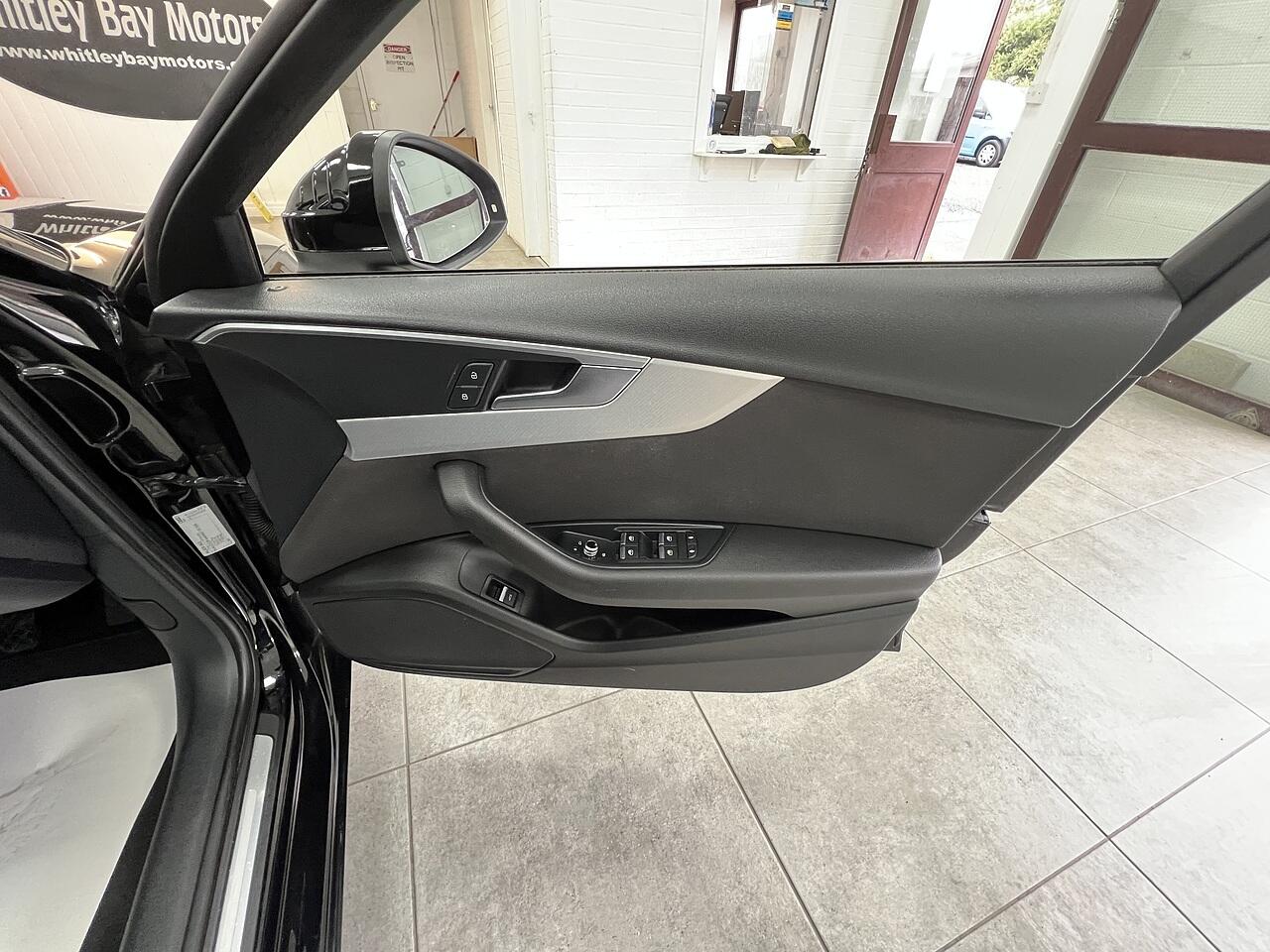 Audi A4 view 13