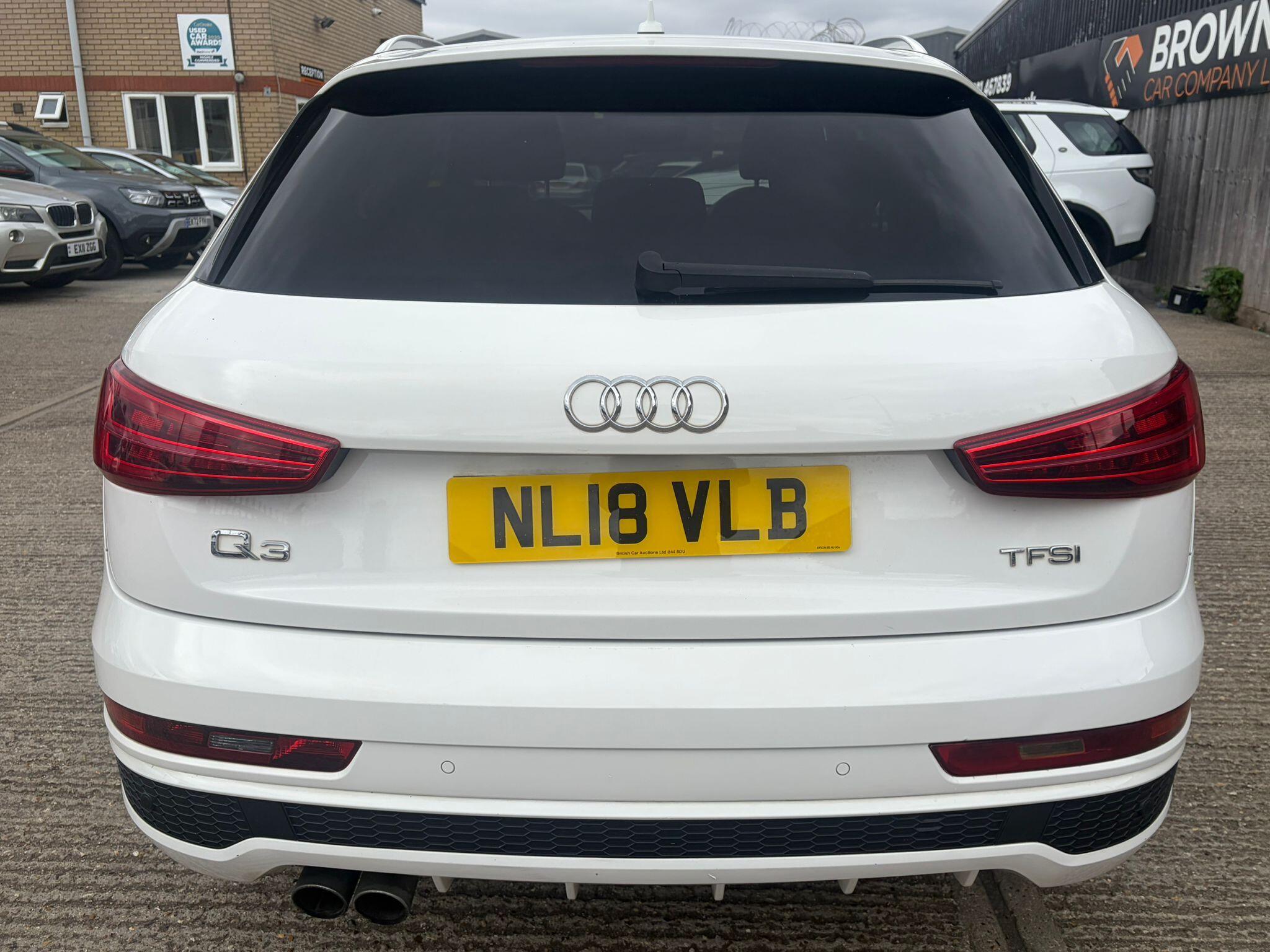 Audi Q3 view 6