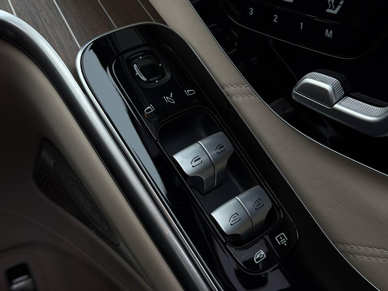 Mercedes-Benz S-Class view 60