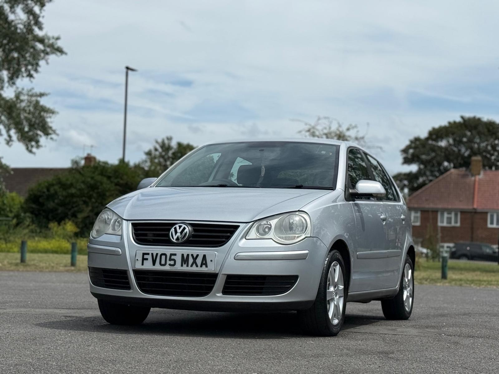 Volkswagen Polo view 4