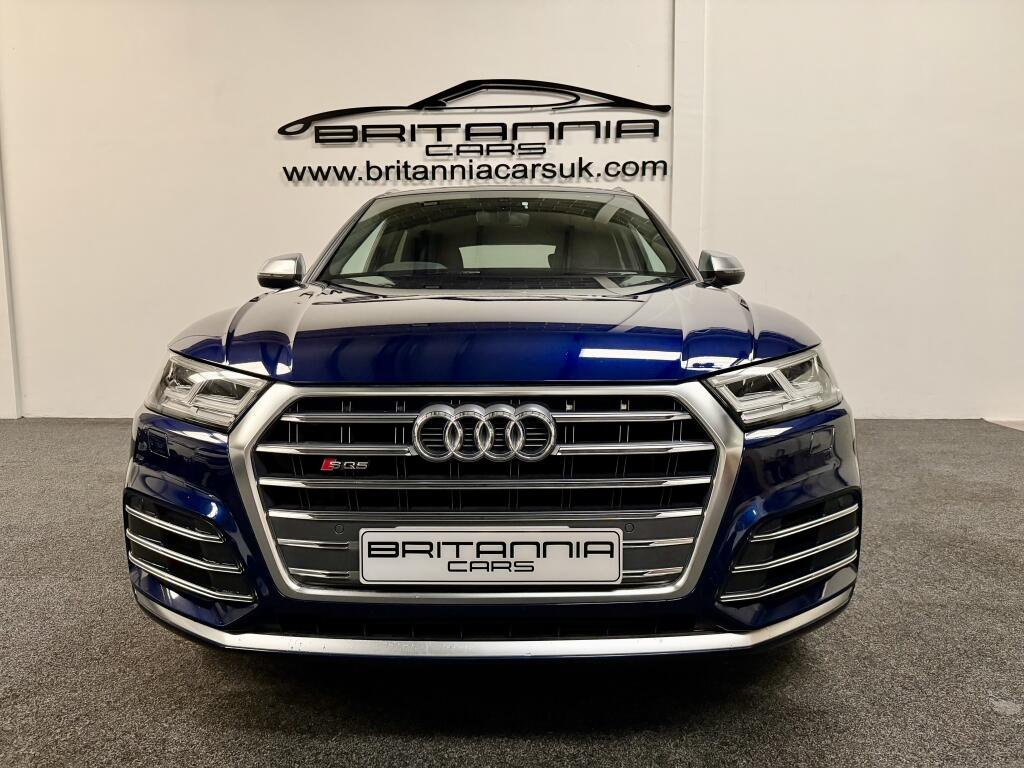 Audi SQ5 view 3