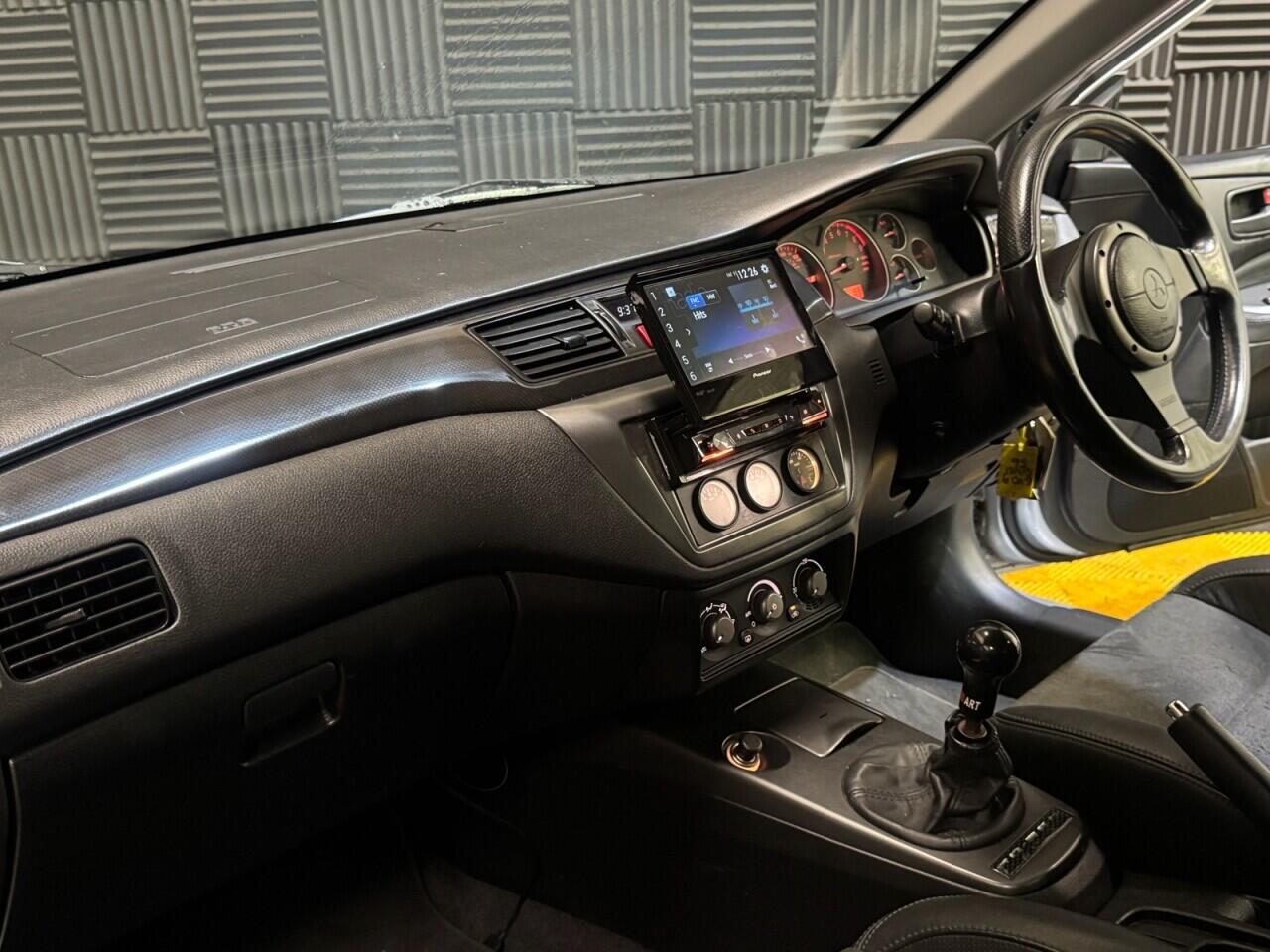 Mitsubishi Lancer view 18