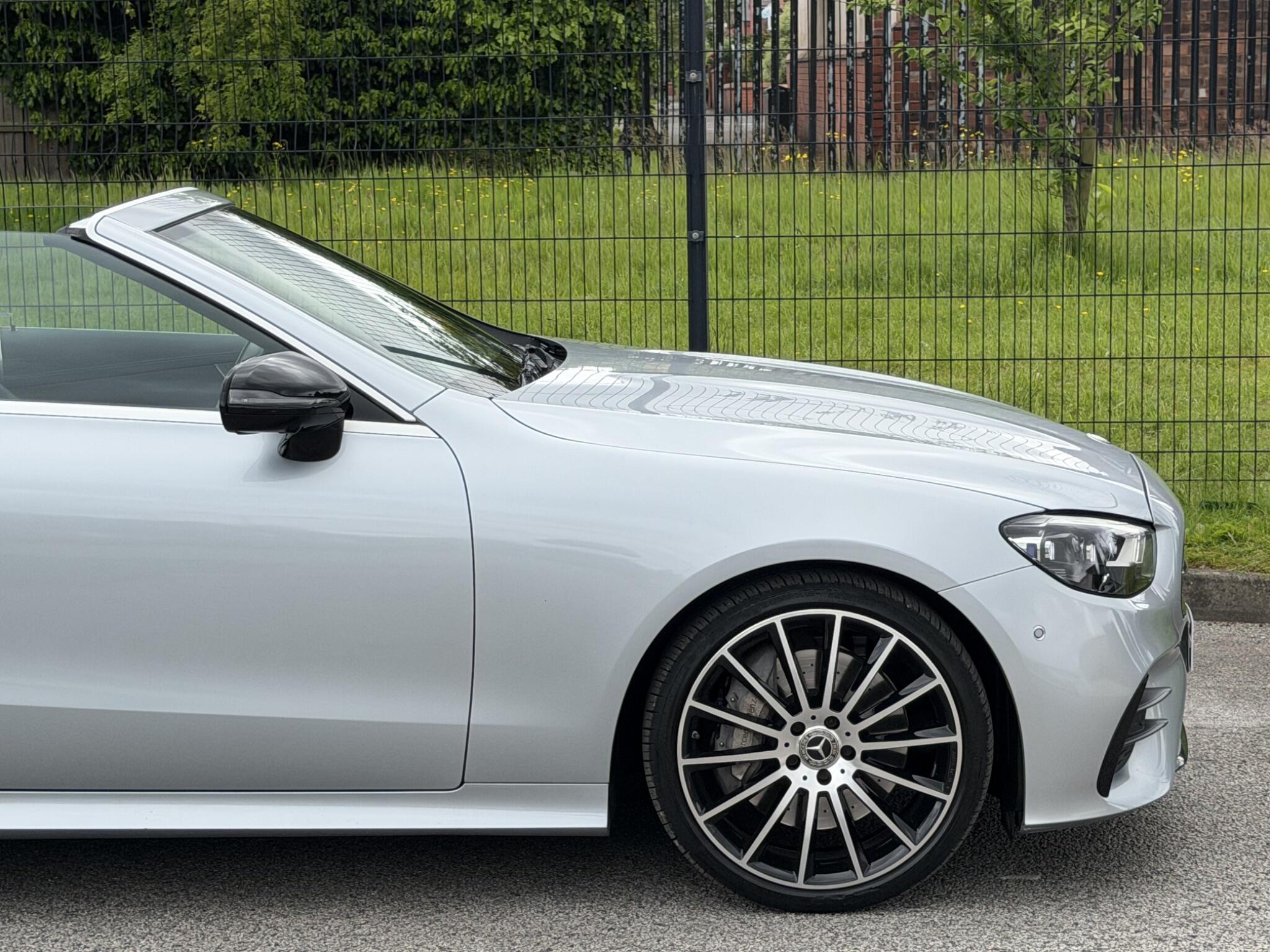 Mercedes-Benz E-Class view 14