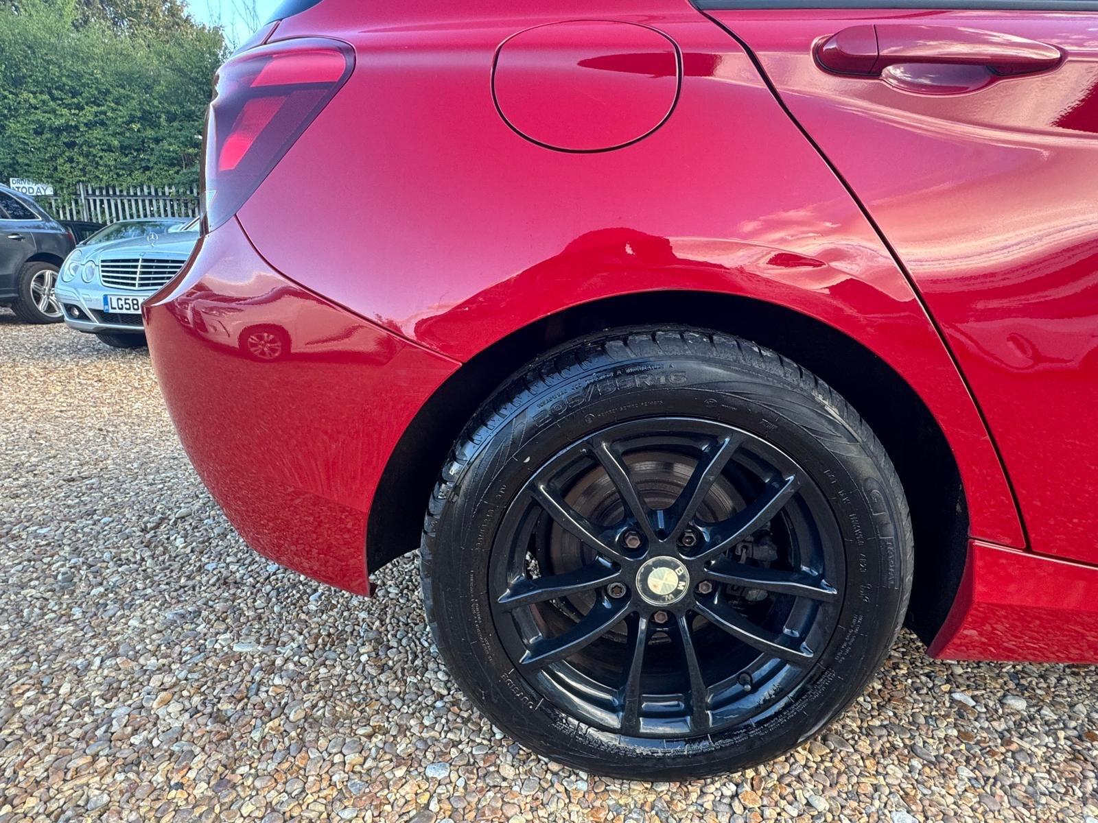BMW 1 Series view 22