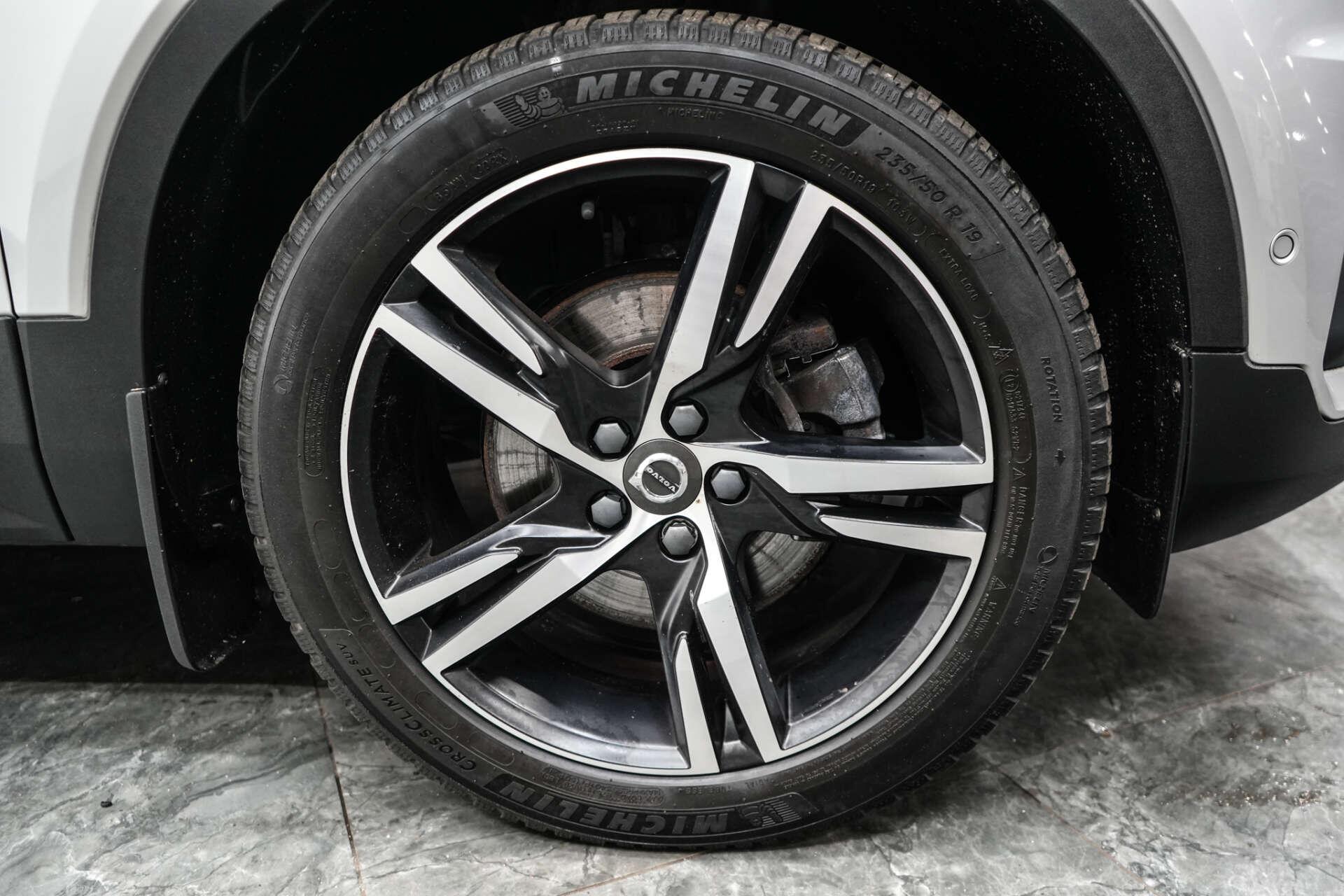 Volvo XC40 view 7