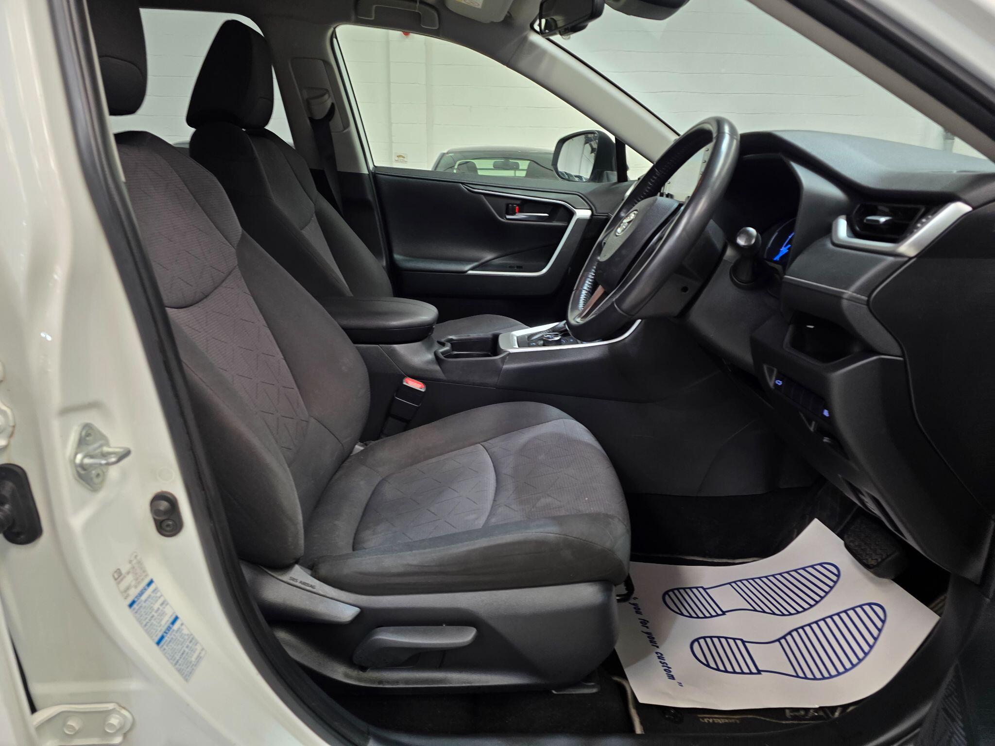 Toyota Rav4 view 5