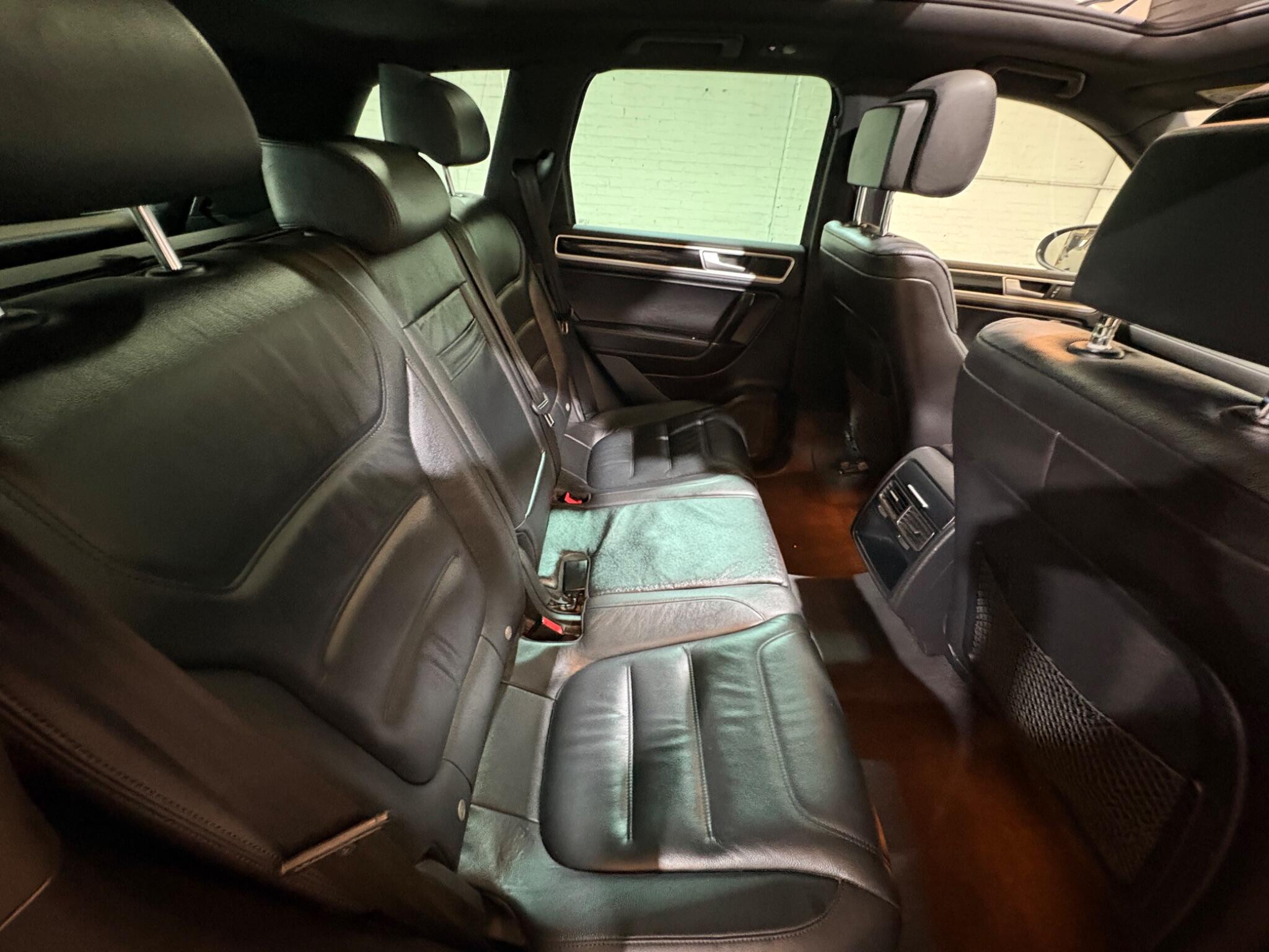 Volkswagen Touareg view 78