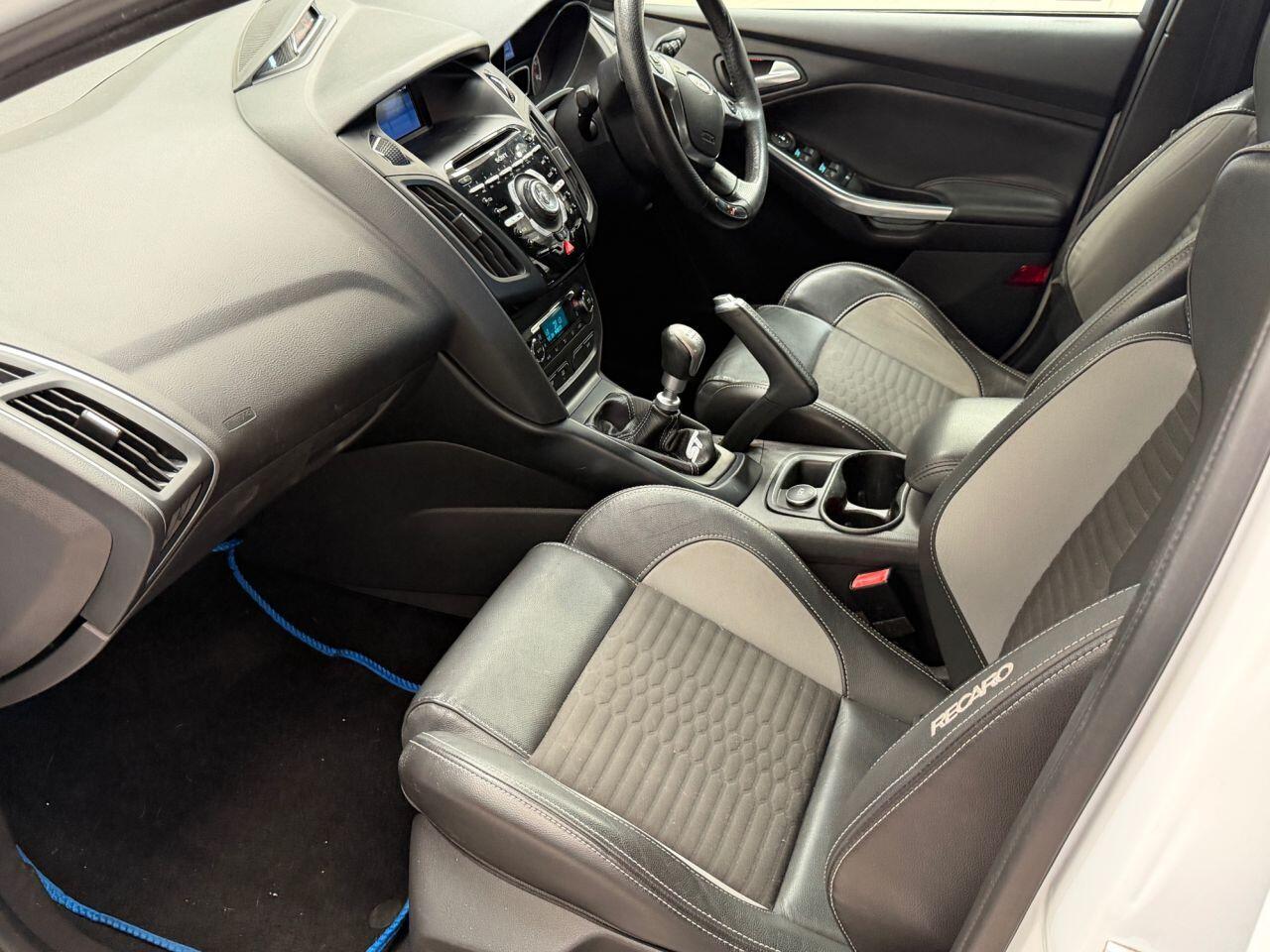 Ford Focus view 6