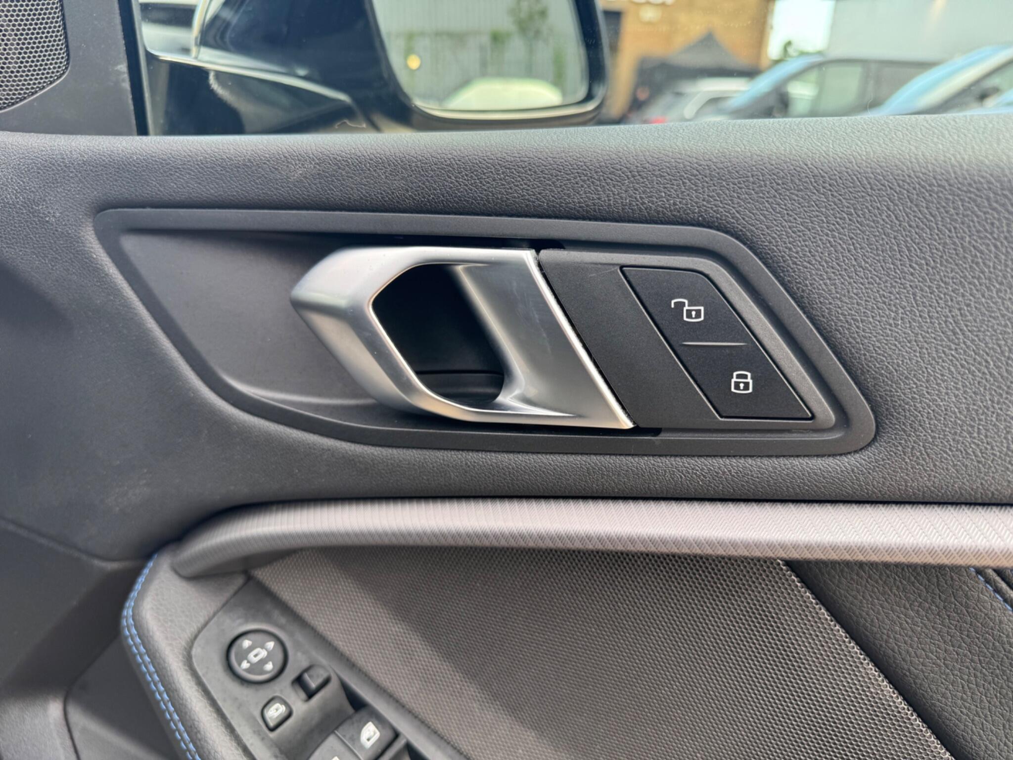 BMW 2 Series view 27