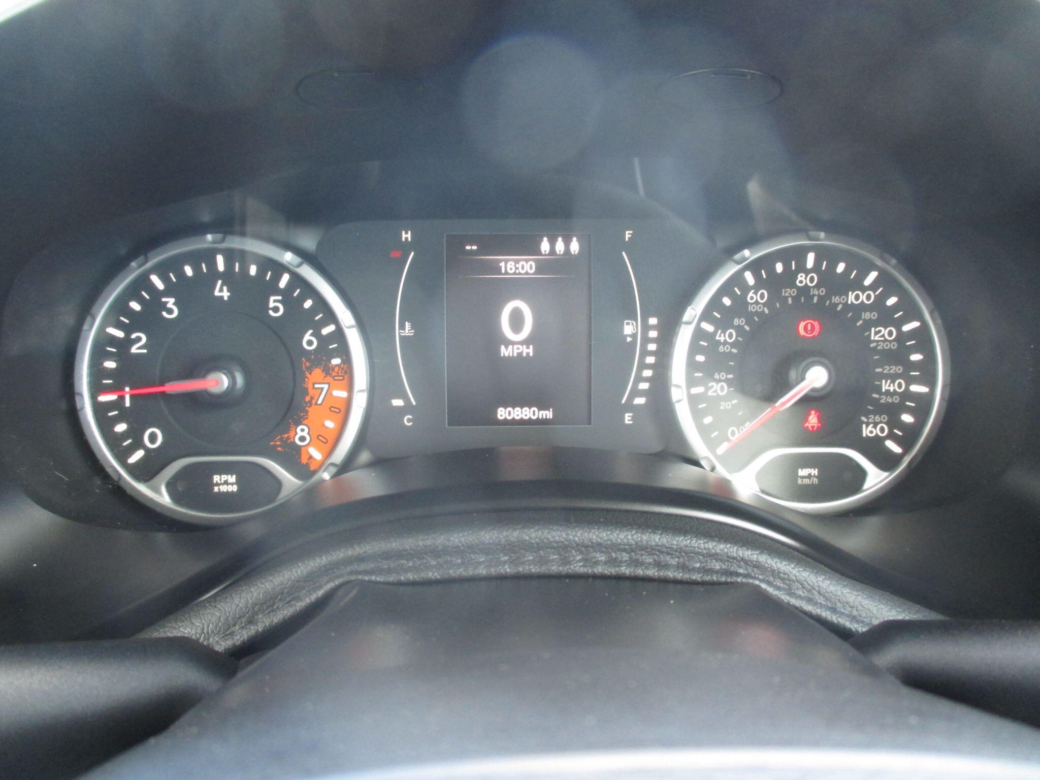 Jeep Renegade view 37