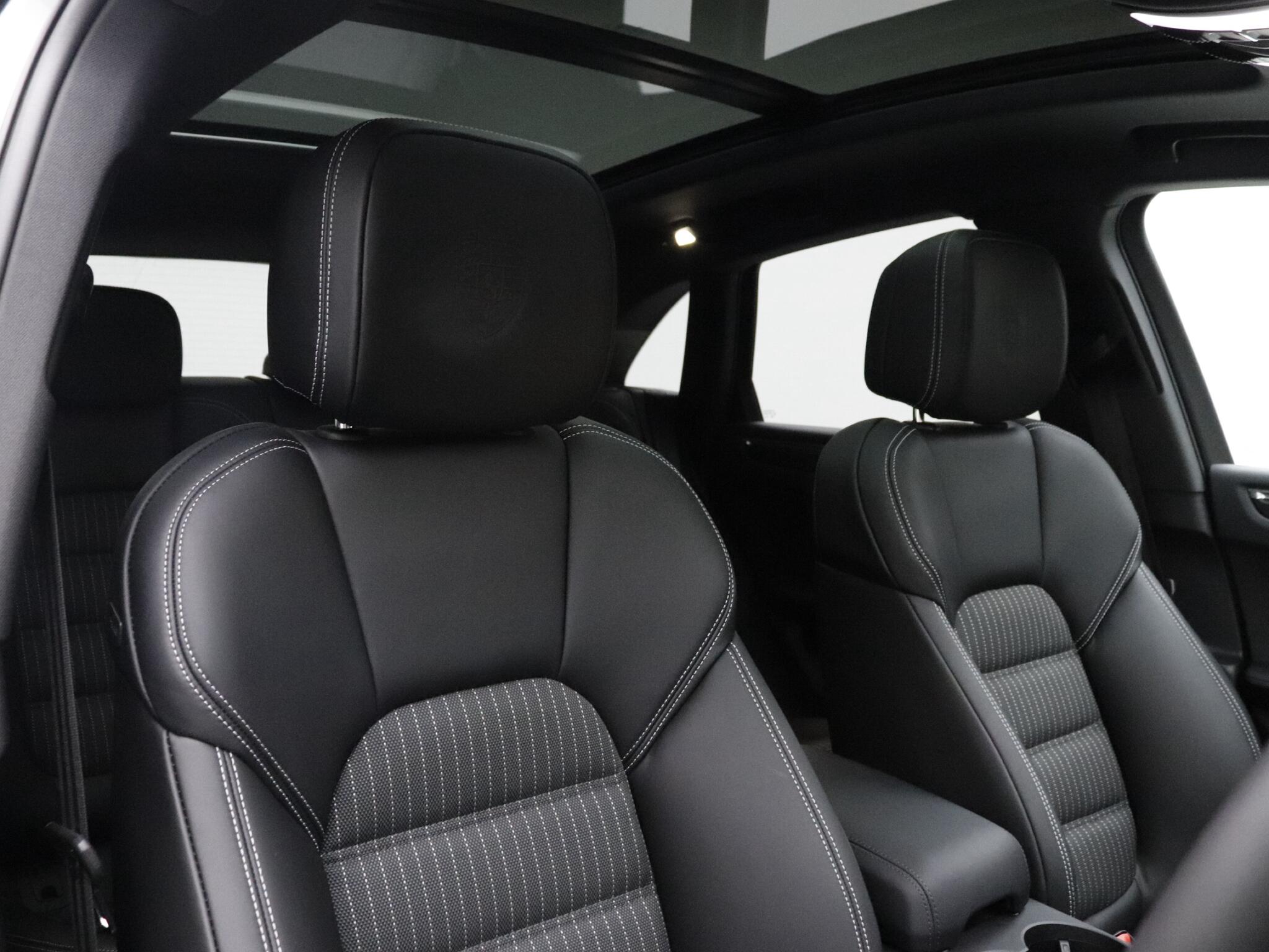 Porsche Macan view 27
