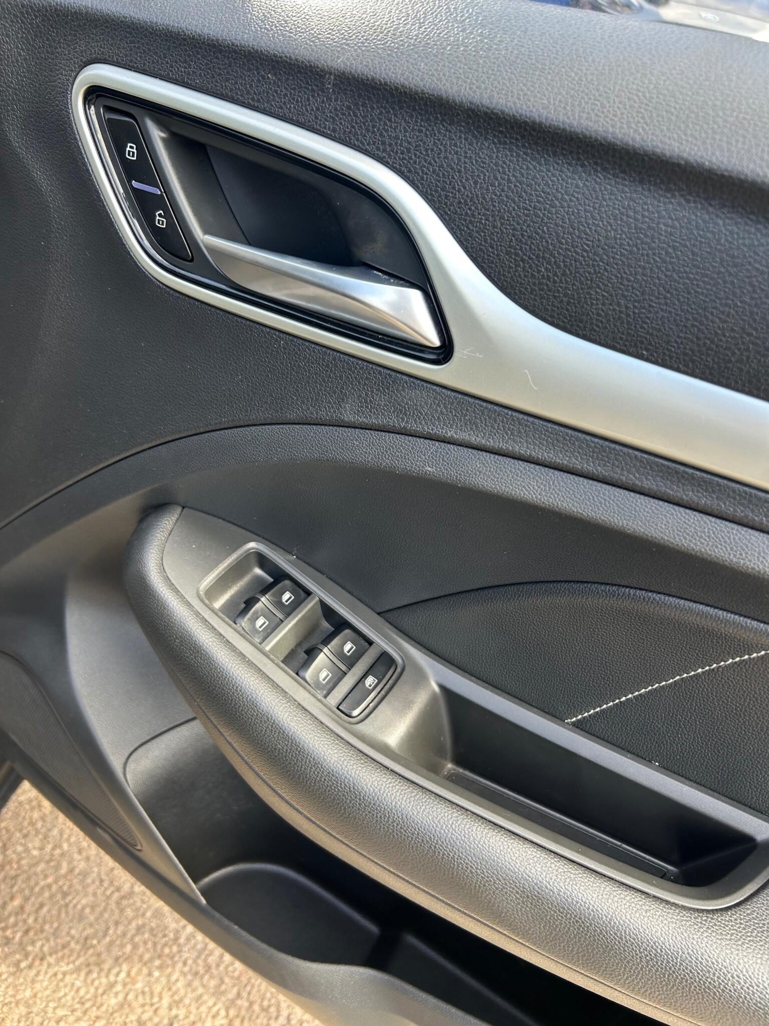 MG ZS view 13