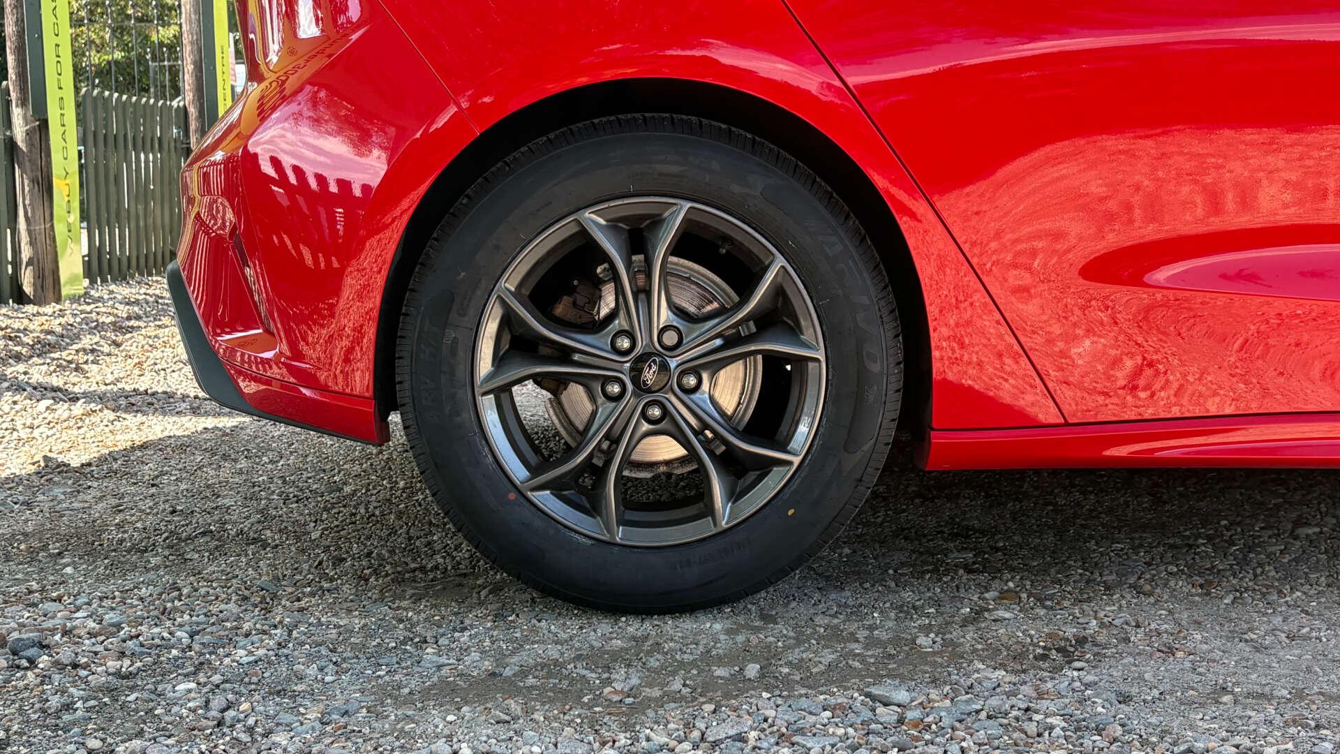 Ford Focus view 39