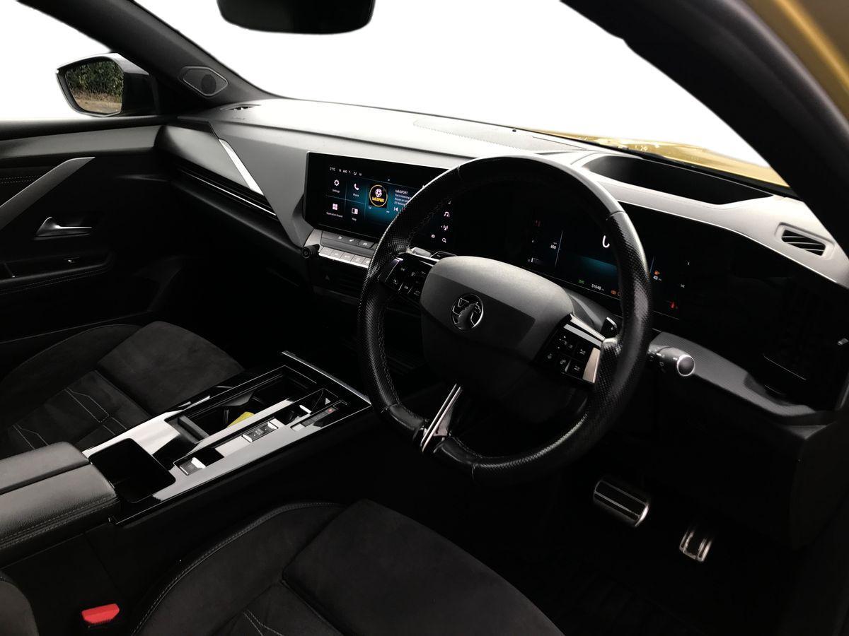 Vauxhall Astra view 3