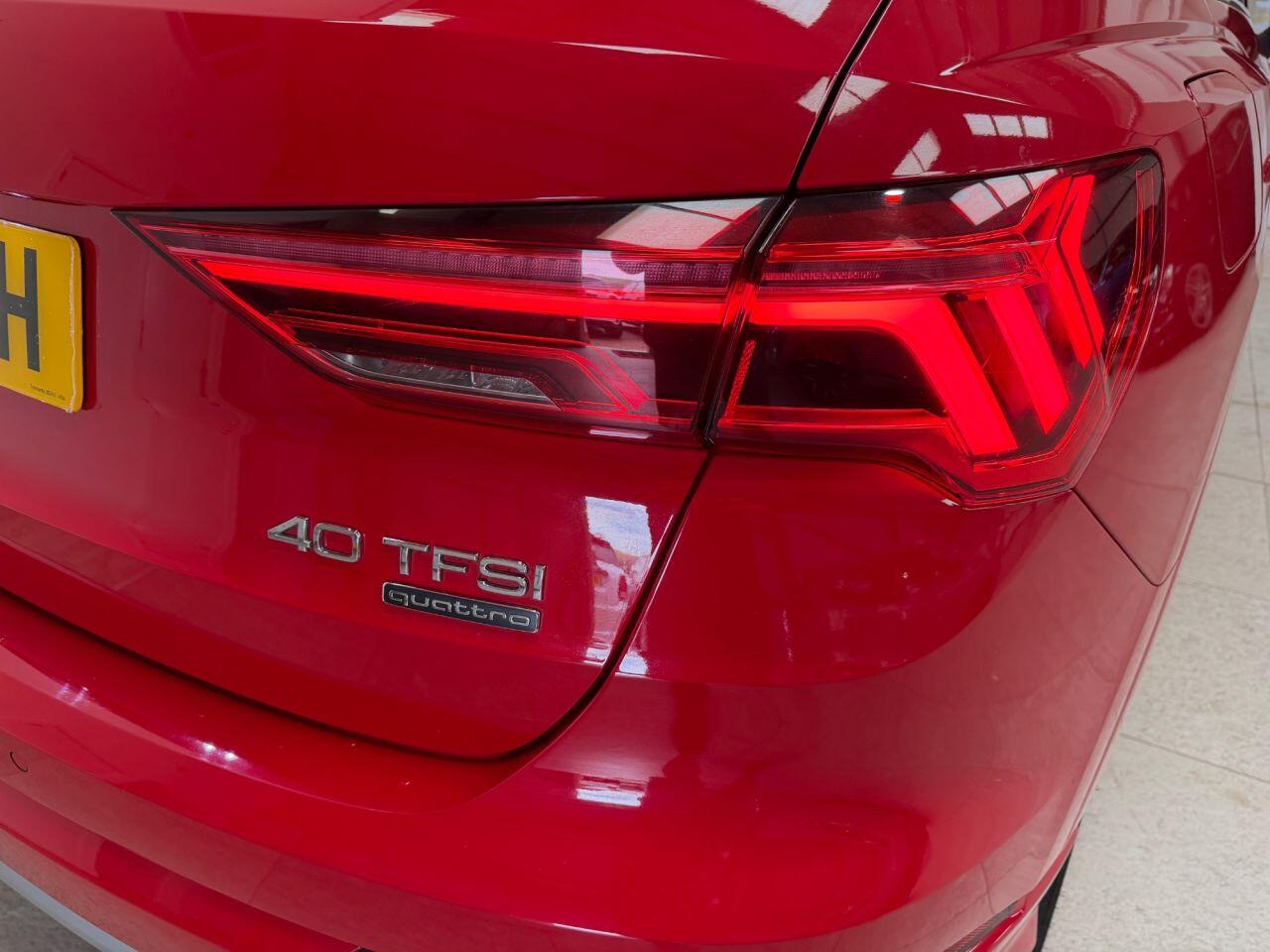 Audi Q3 view 24