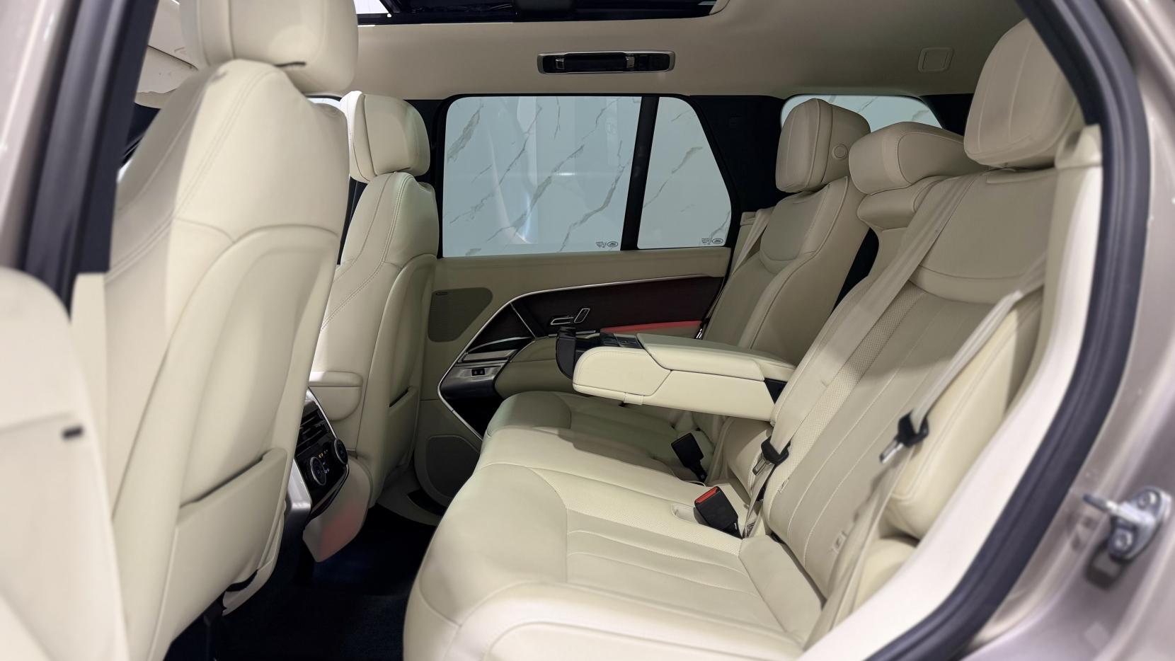 Land Rover Range Rover view 9