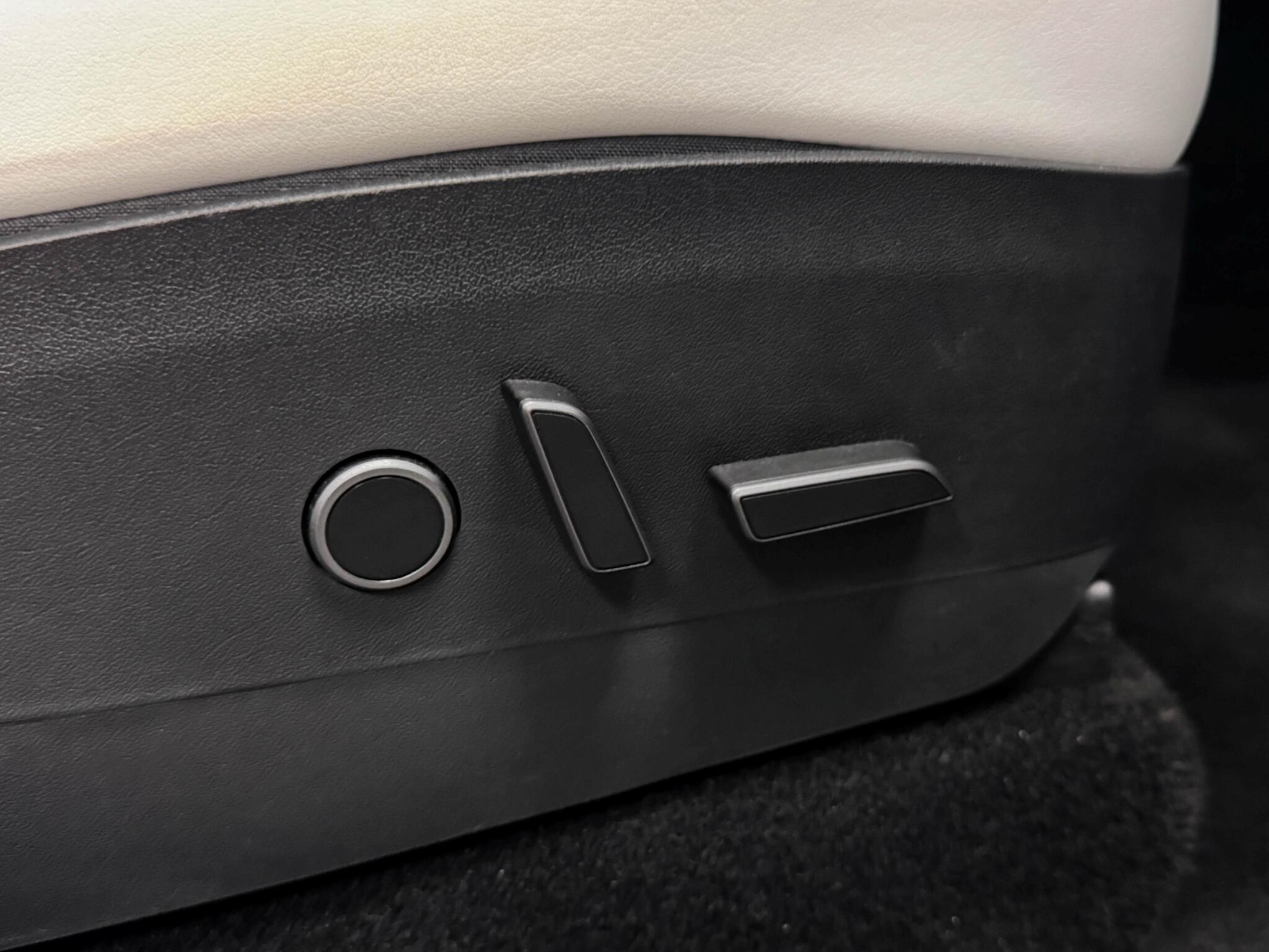 Tesla Model Y view 26